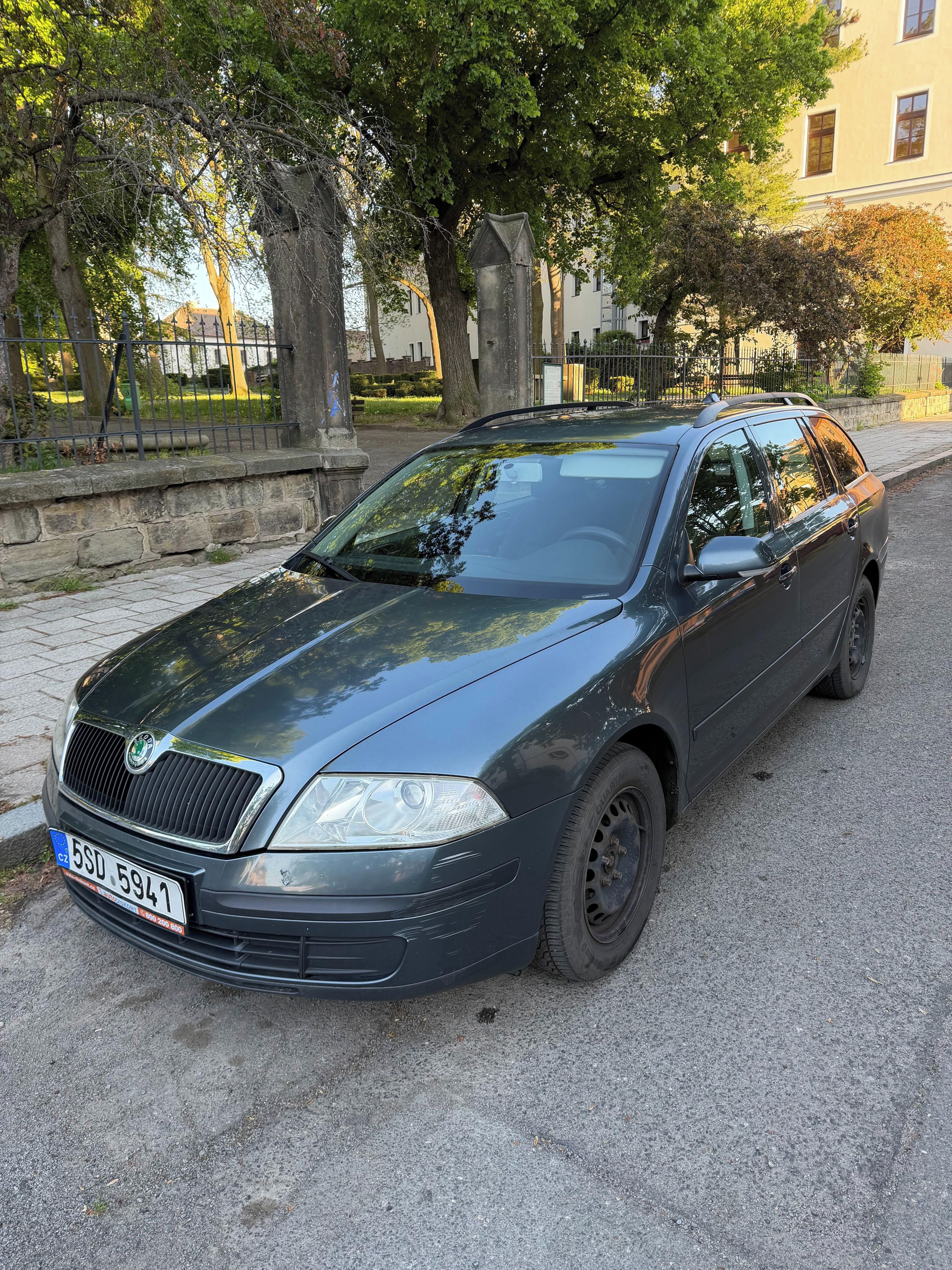 Škoda Octavia, Škoda Octavia 1,6 75kW - fotka 2