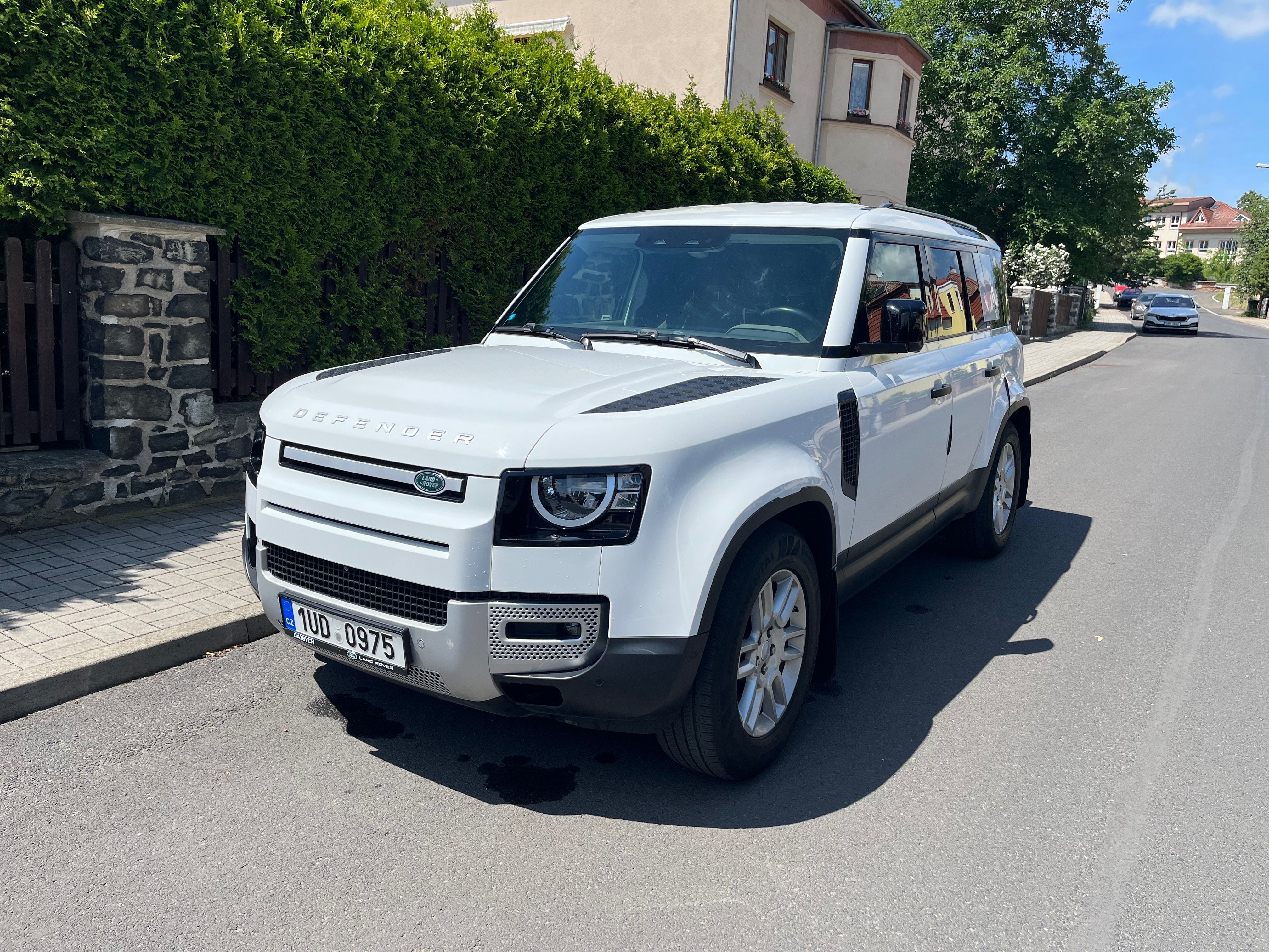 Land Rover Defender, 1.maj, 7 míst - fotka 3