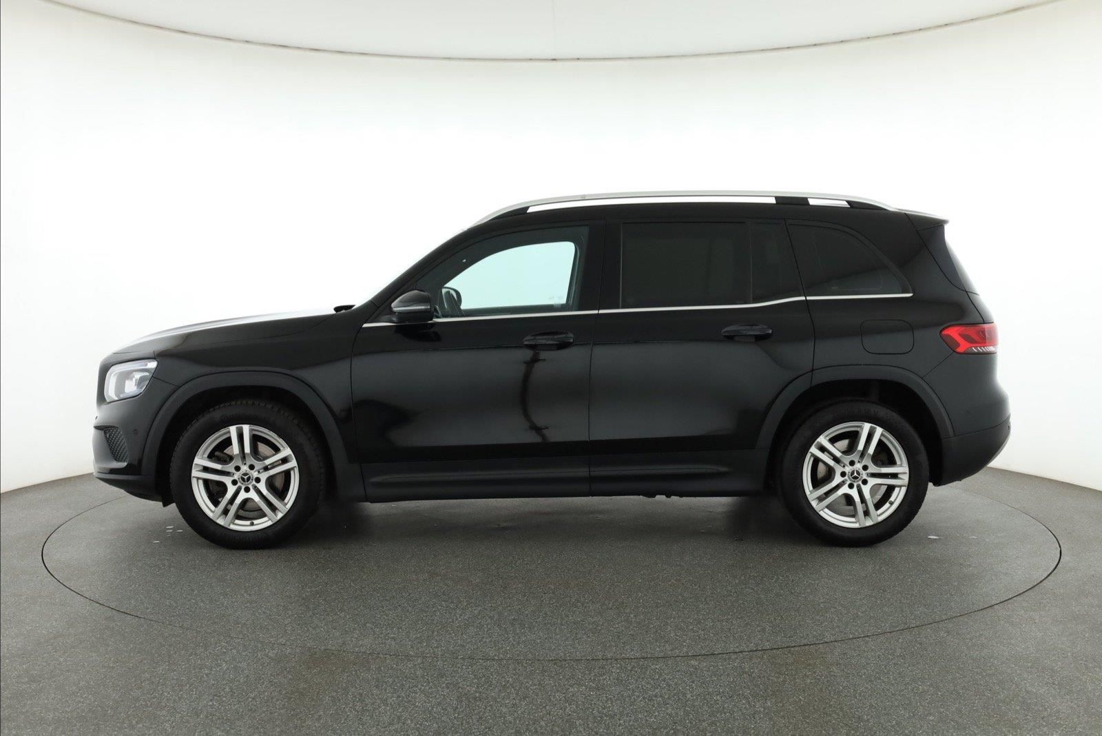 Mercedes-Benz GLB, GLB 200 d 4MATIC, 4X4 - fotka 3