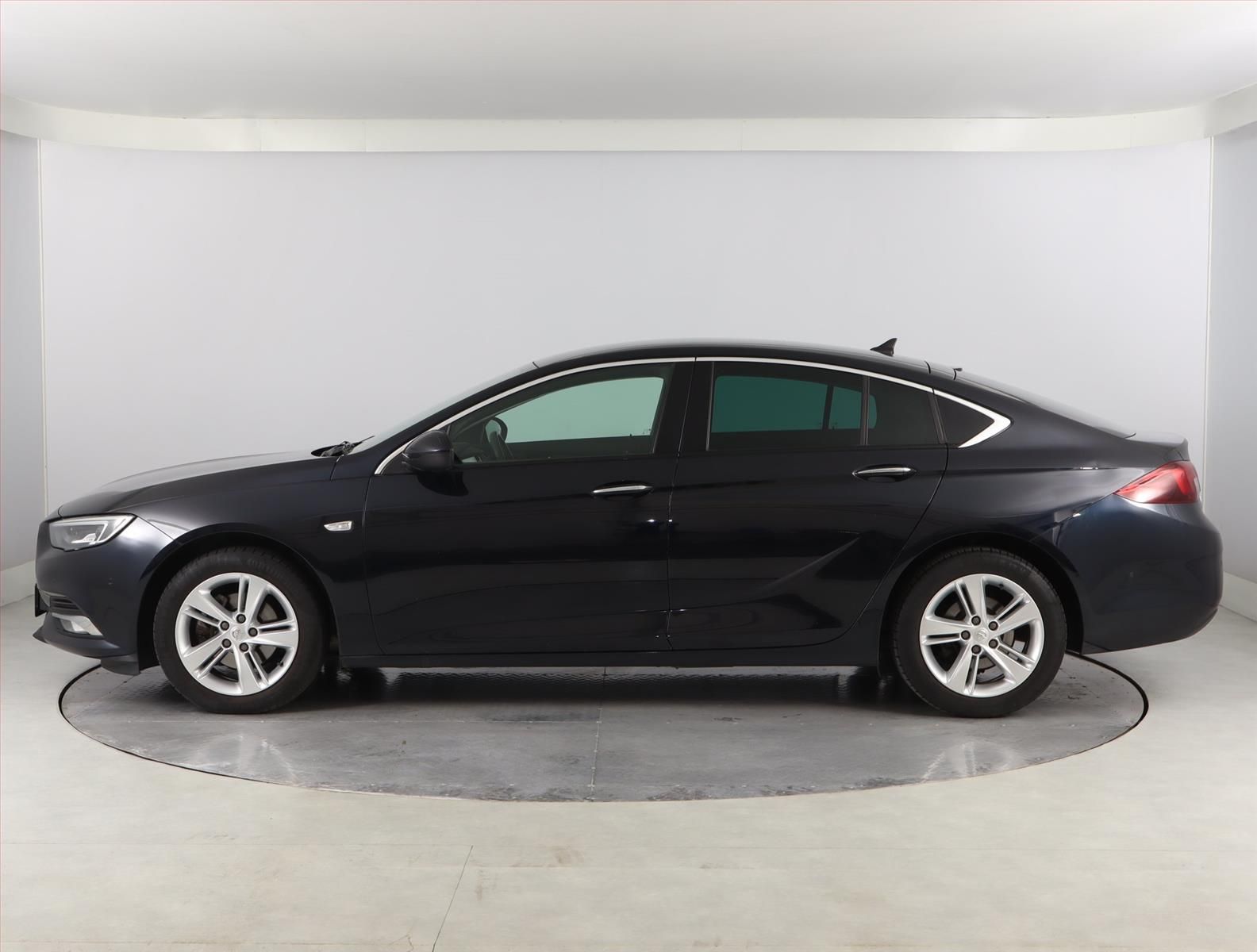 Opel Insignia, 1.6 CDTI, Kůže, Navi - fotka 3