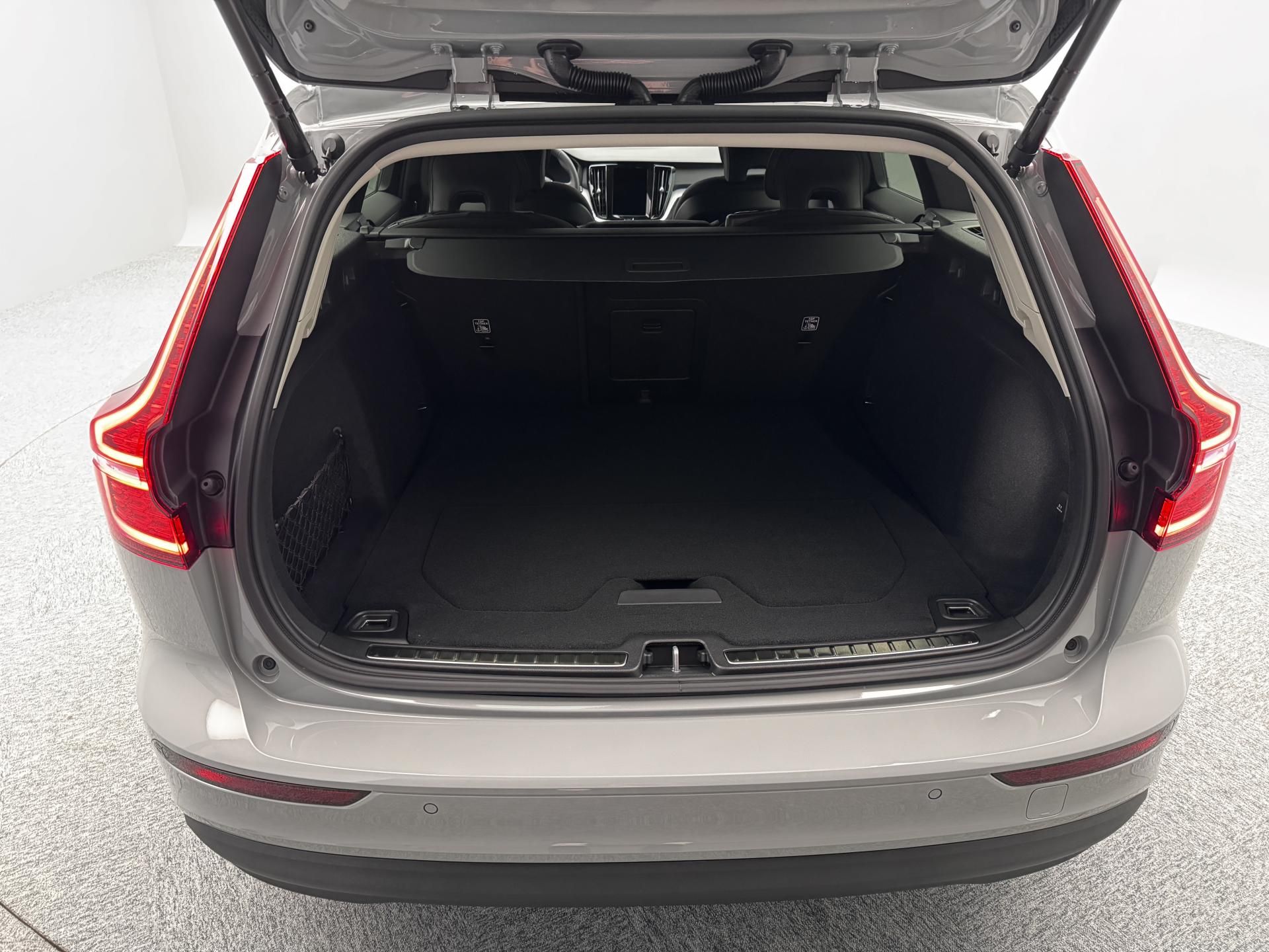 Volvo V60, B4 AUT CORE - fotka 6