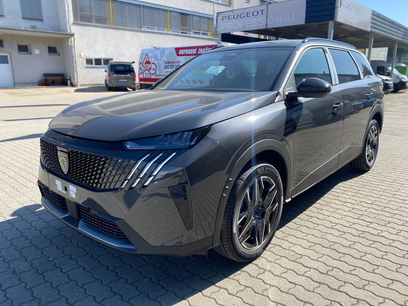 Peugeot 5008, BUSINESS Hybrid 145 e-DCS6 - 6 - fotka 2