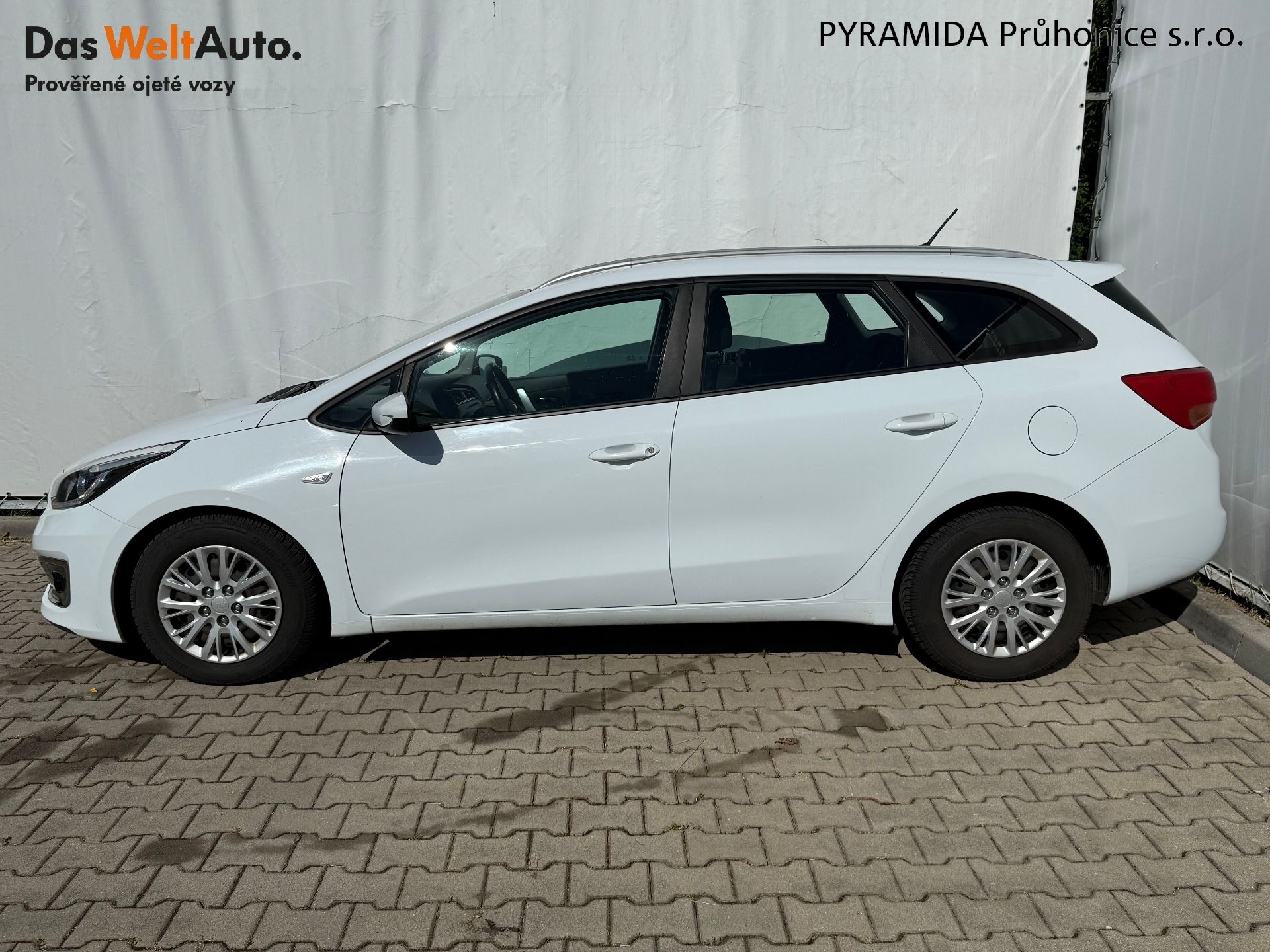 Kia Cee´d, 1.6 CRDi 100 kW Comfort Plus - fotka 3