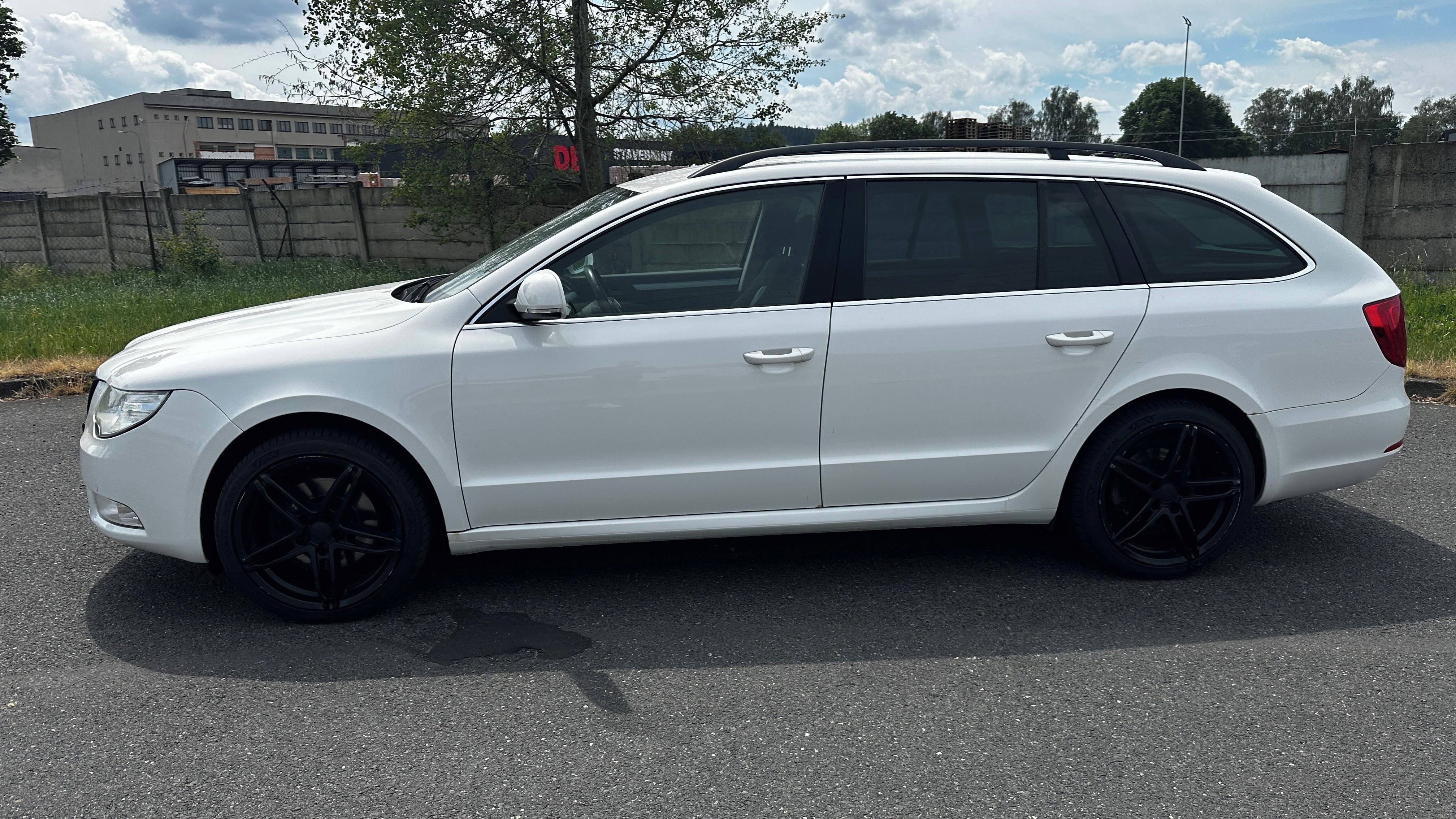 Škoda Superb, 2.0 TDI - fotka 2