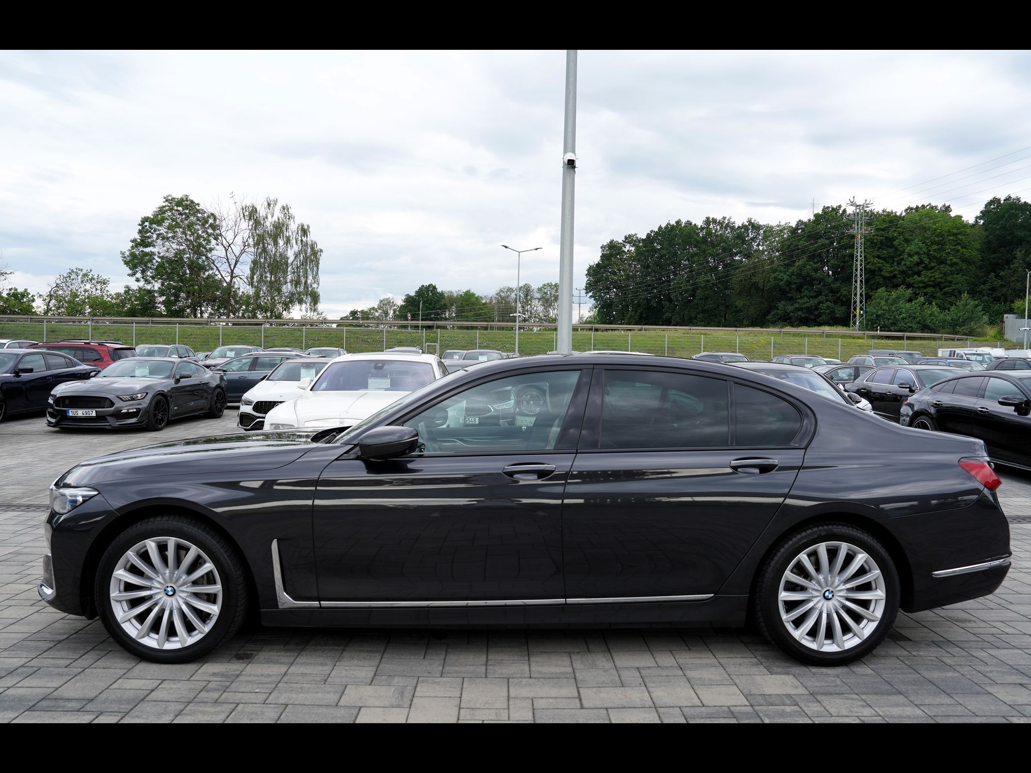 BMW Řada 7, 730d xDrive/9AT/Lasery - fotka 3