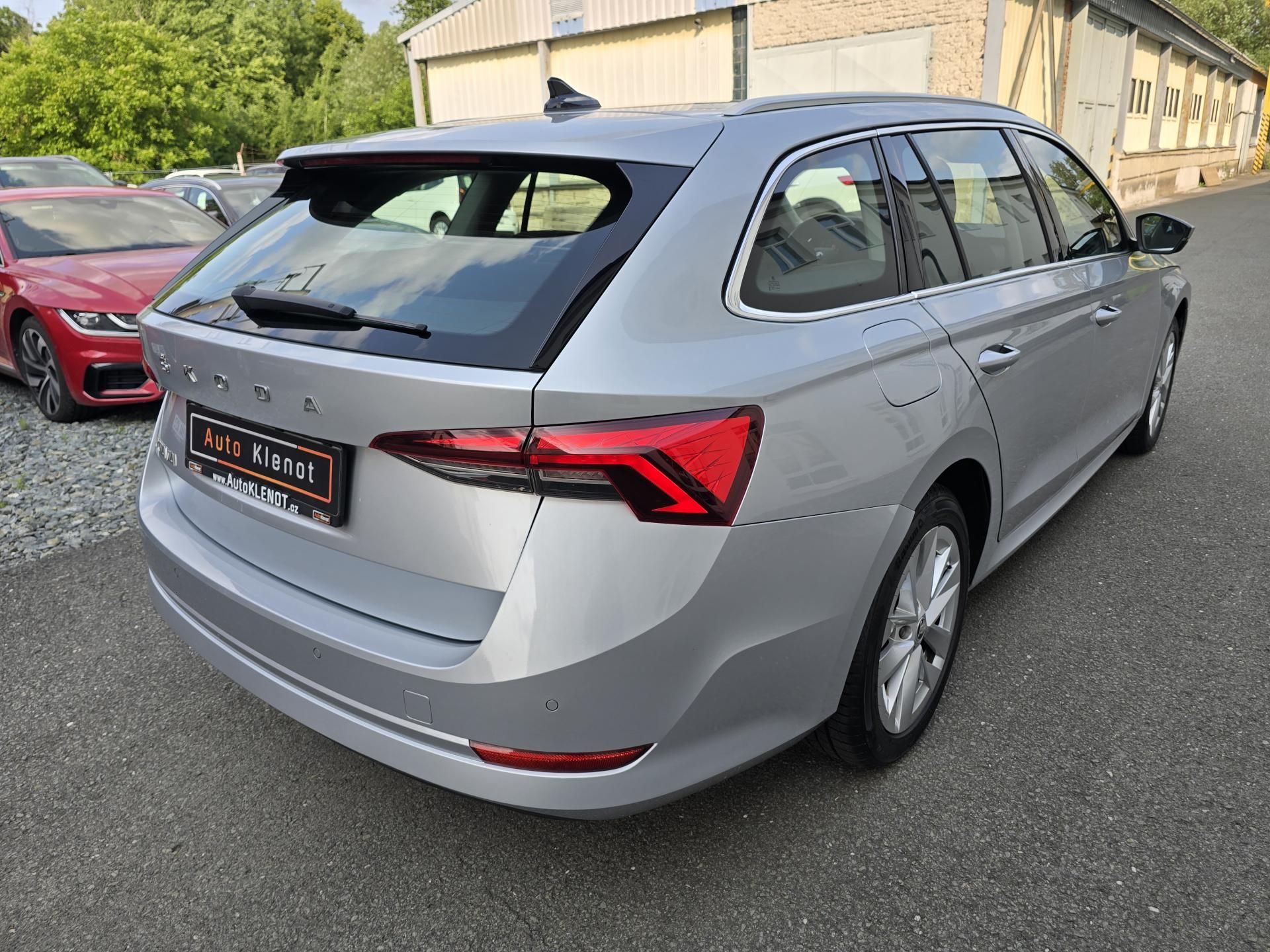 Škoda Octavia, 2,0TDI 110kW DSG STYLE + NAVI - fotka 4