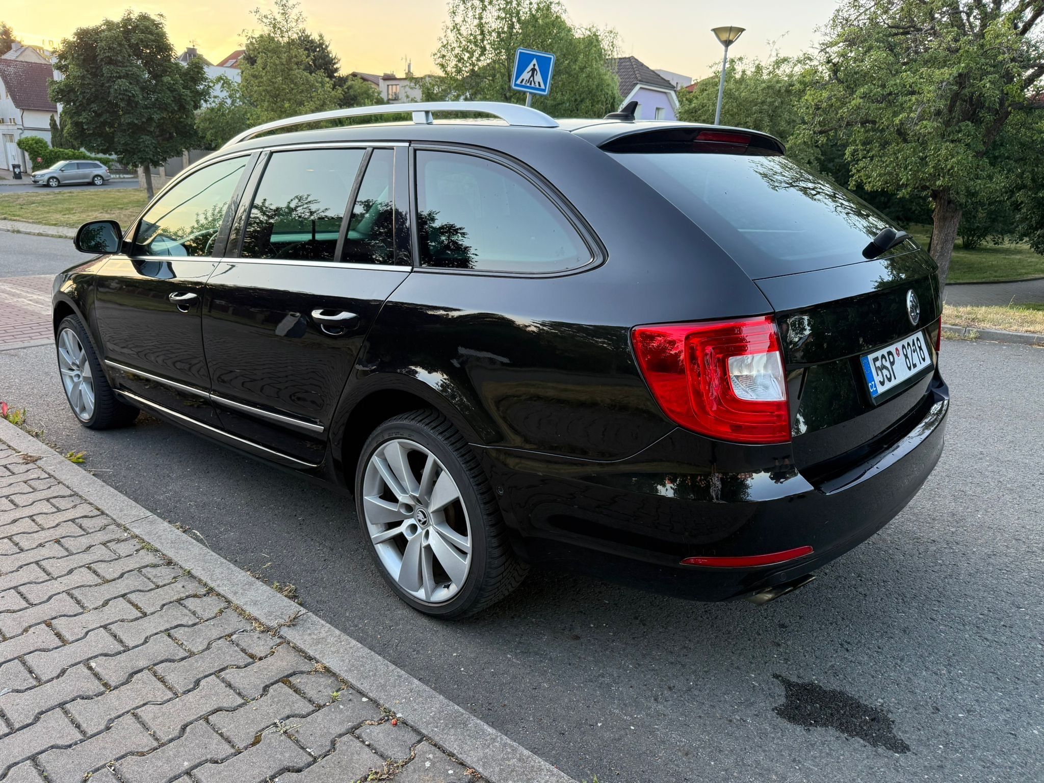Škoda Superb, 2.0tdi 125kw dsg 4x4 výbava - fotka 3