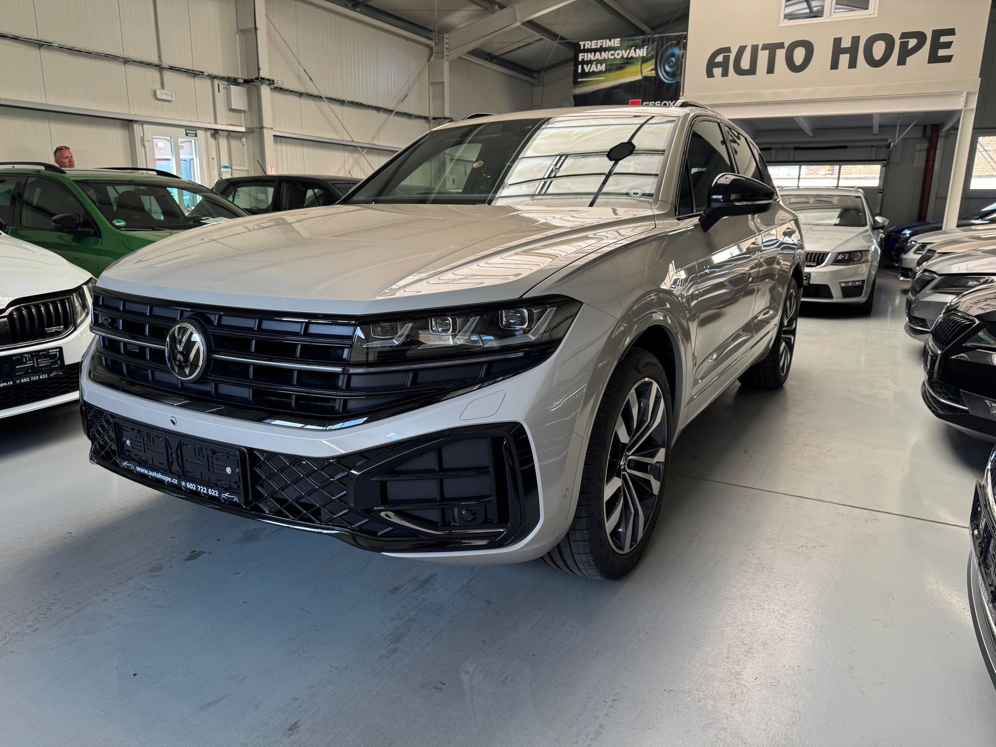 Volkswagen Touareg, 3.0 TDI 4Motion R-Line - fotka 3
