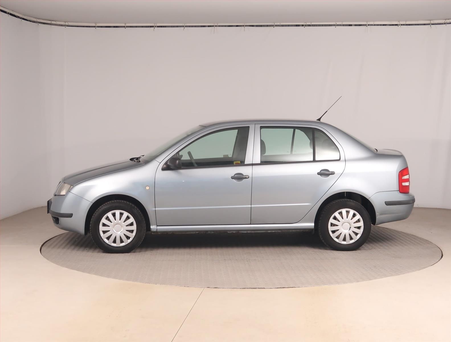 Škoda Fabia, 1.2 12V, rezervace - fotka 3