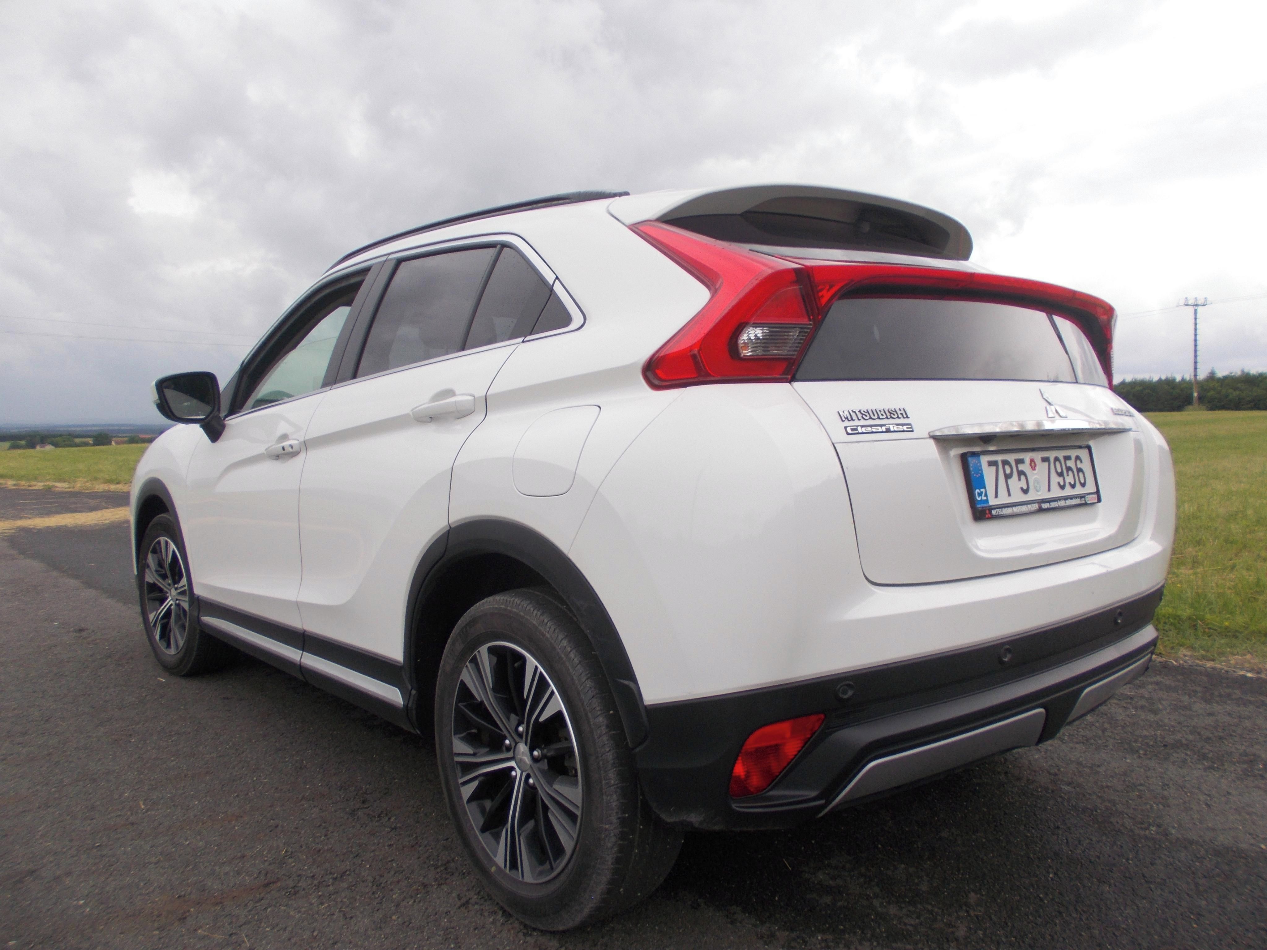 Mitsubishi Eclipse Cross, 1,5 60 000KM 1 maj 4x4 automat - fotka 3