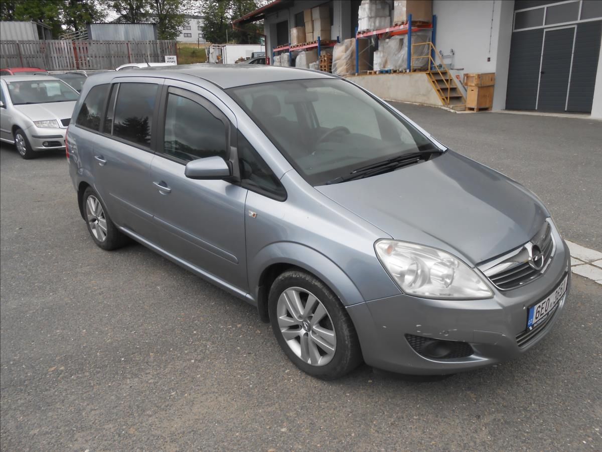 Opel Zafira, 1,6 i 85Kw - fotka 3