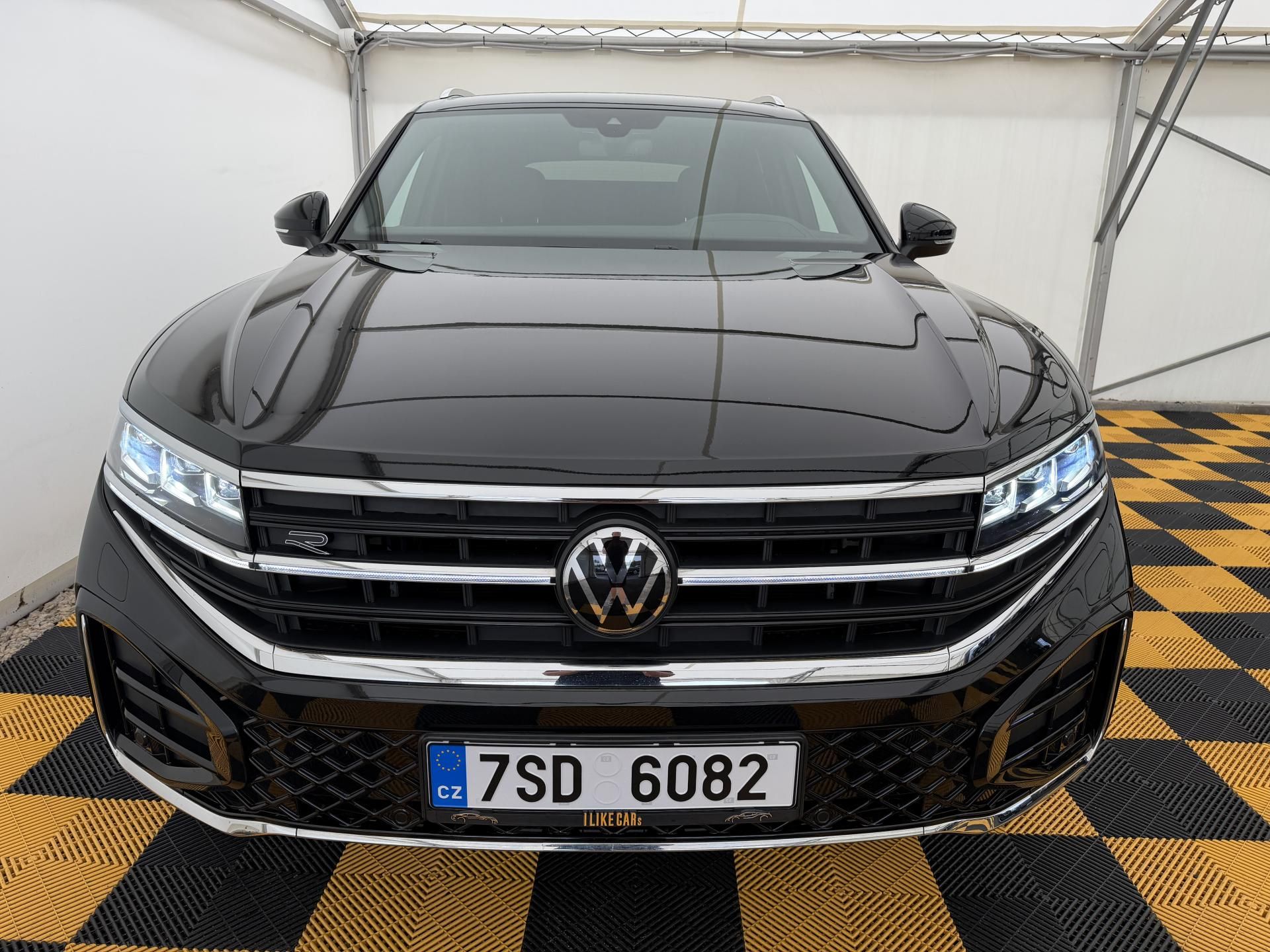 Volkswagen Touareg, 3.0Tdi*1-MAJ*DPH*HUD*R-LINE* - fotka 3