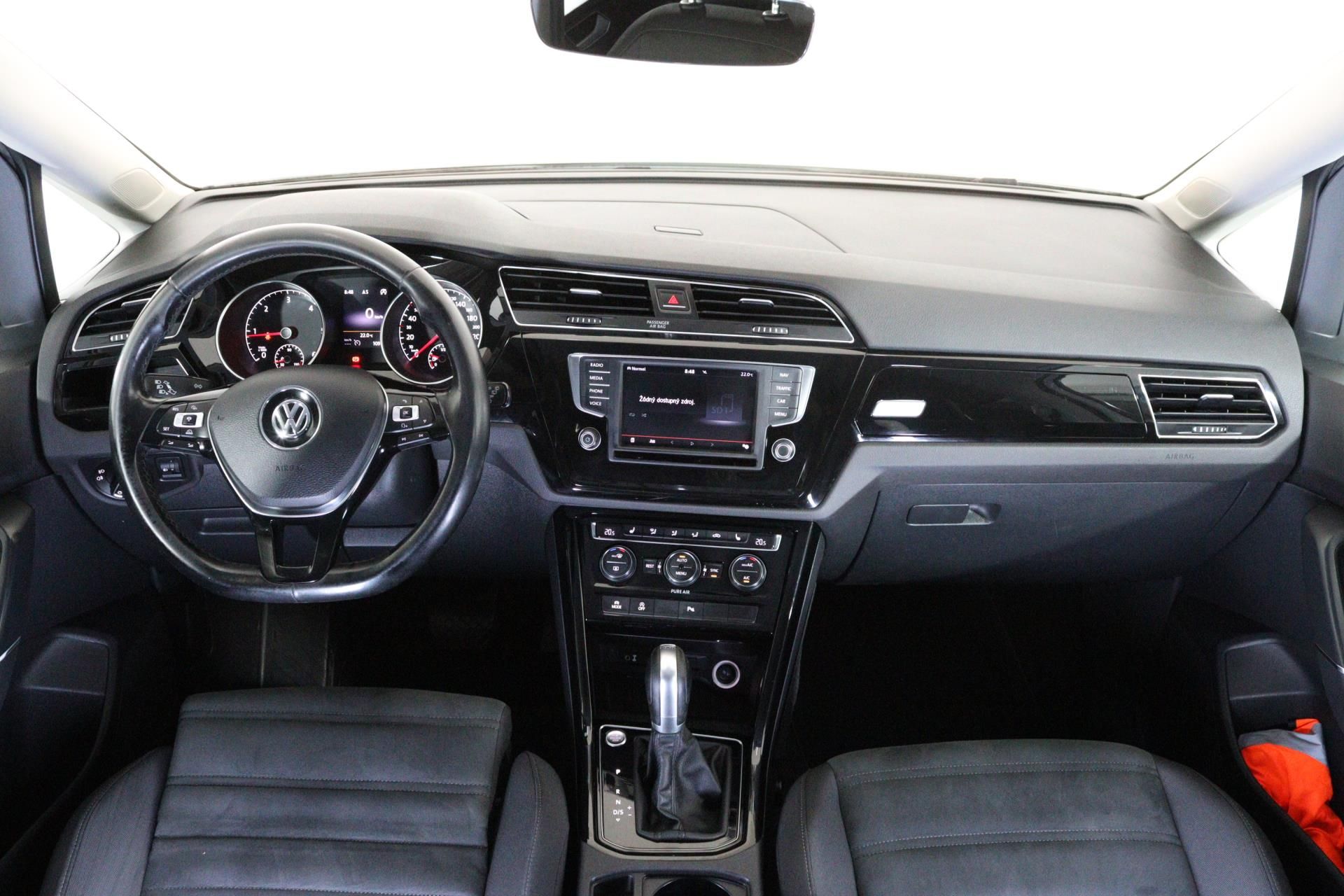 Volkswagen Touran, 2,0 TDI DSG Highline 110kW - fotka 5