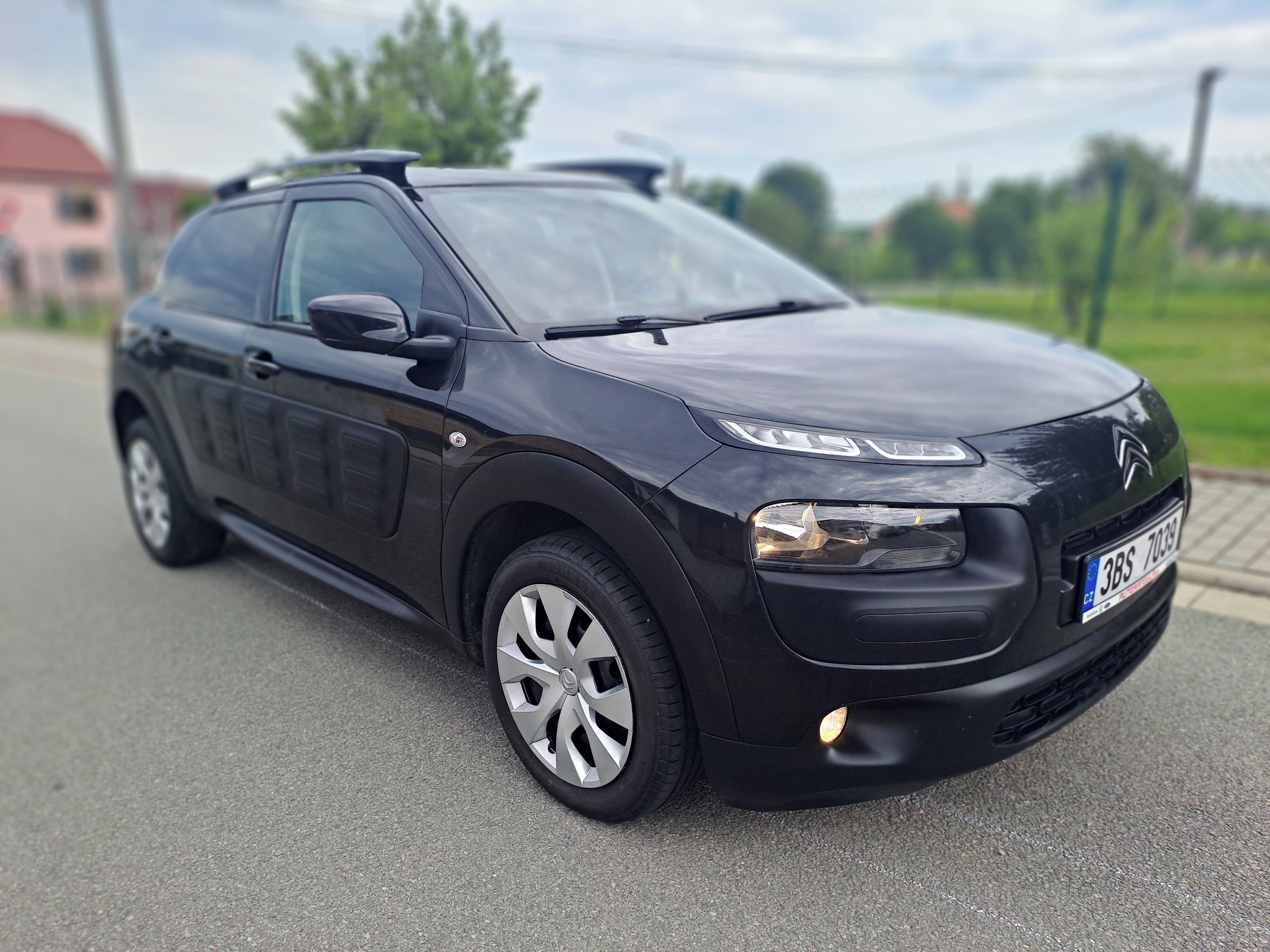 Citroën C4, CACTUS,KRÁSNÝ, VYBAVENÝ! - fotka 3