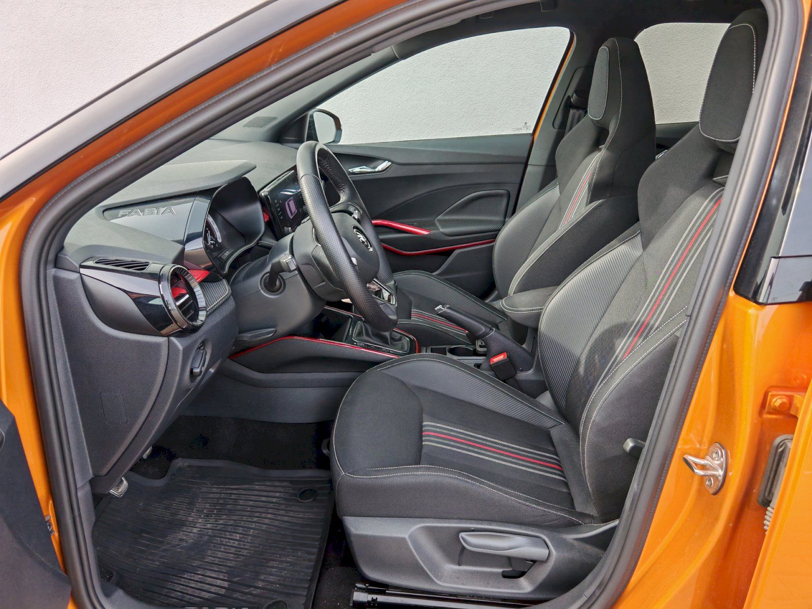 Škoda Fabia, 1.0TSi 81kW MONTE CARLO - fotka 6