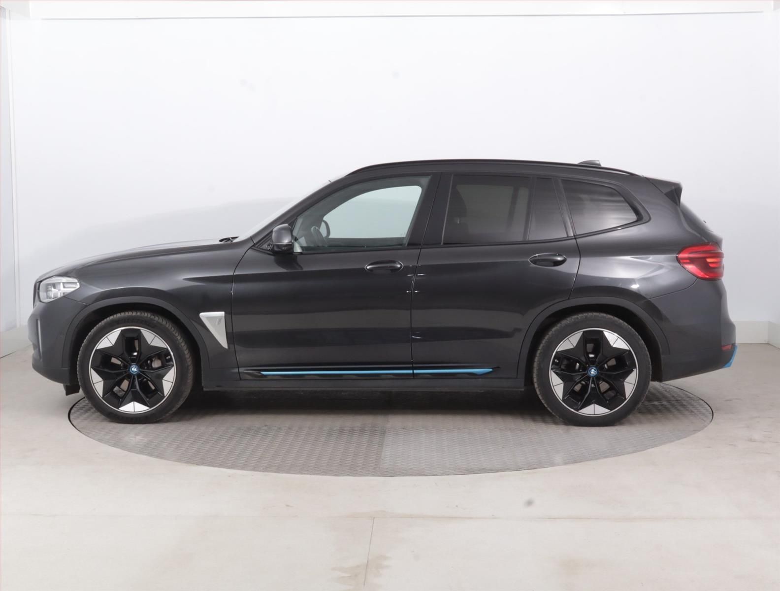 BMW iX3, 80 kWh, Impressive, Automat - fotka 3