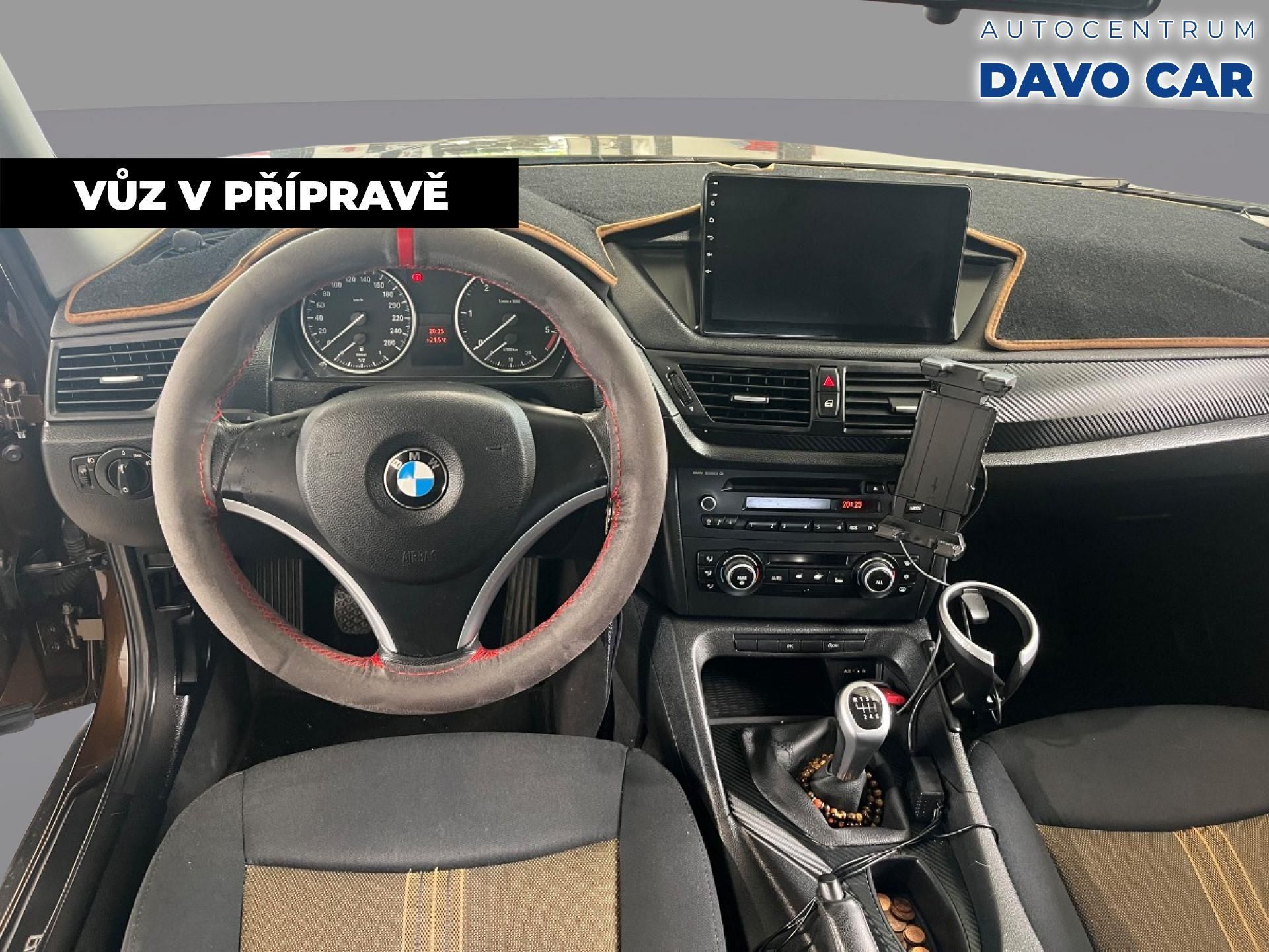 BMW X1, 2,0 118d 105kW Klima - fotka 5