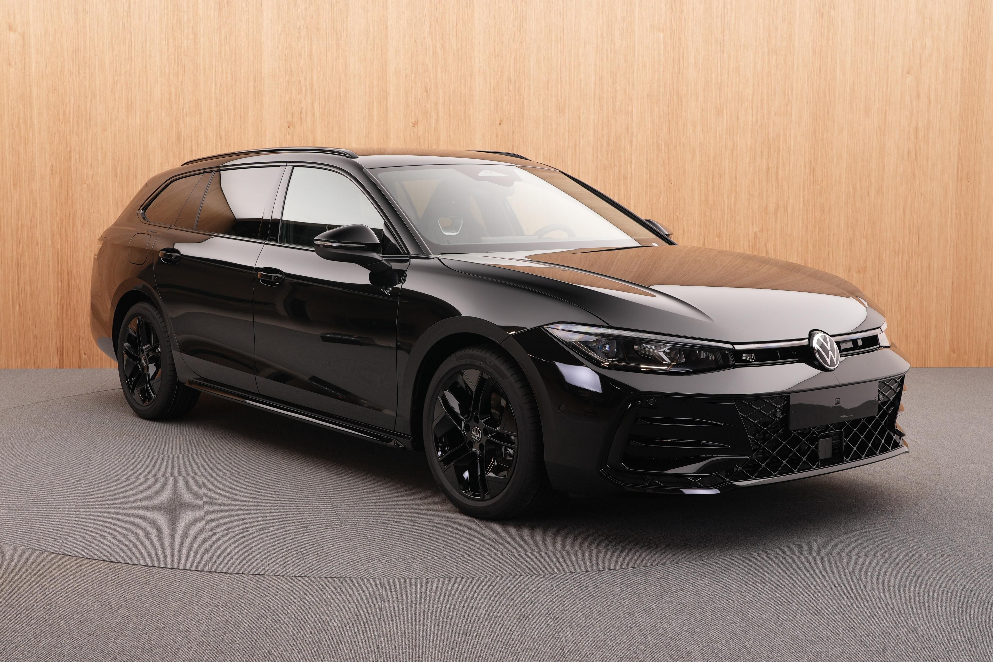 Volkswagen Passat, R-Line 2.0 TDI DSG - fotka 6