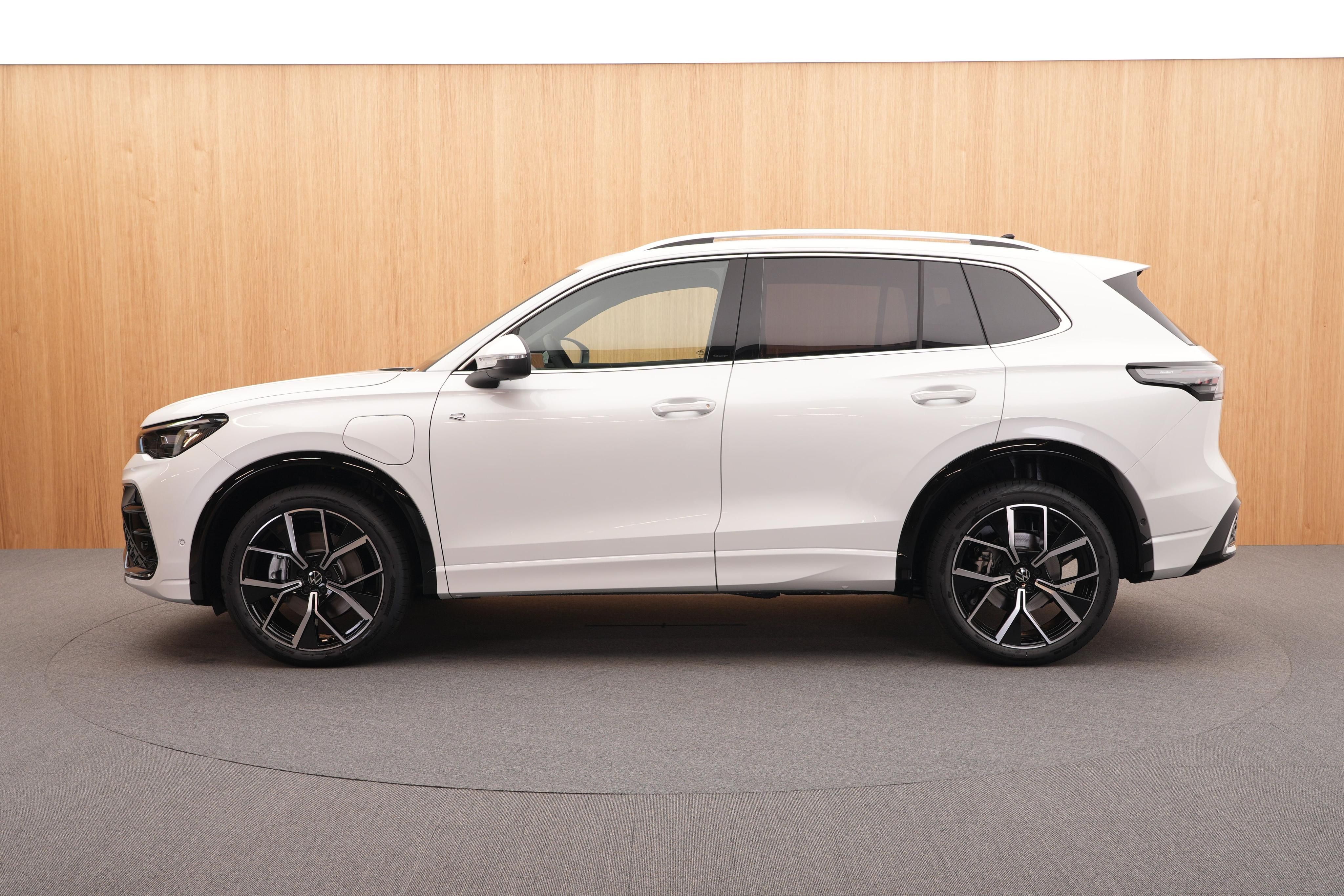 Volkswagen Tiguan, R-Line People Hybrid DSG - fotka 2