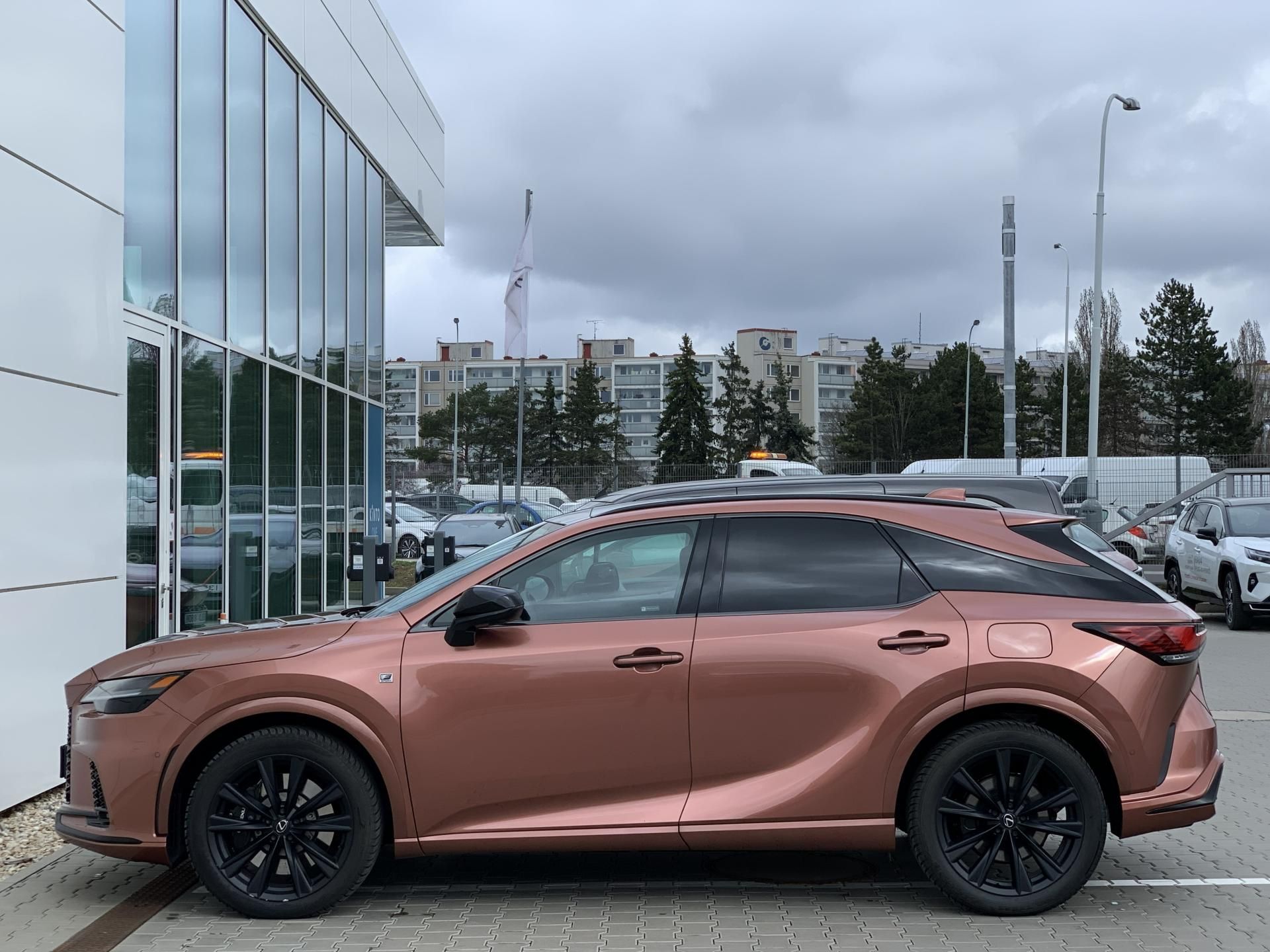 Lexus RX 500h, F SPORT PLUS HEV 2.4 273kW 4x4 - fotka 4