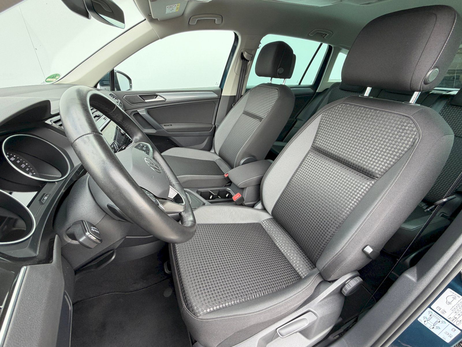 Volkswagen Tiguan, 1.5 TSI 110kW DSG Life Matrix - fotka 6