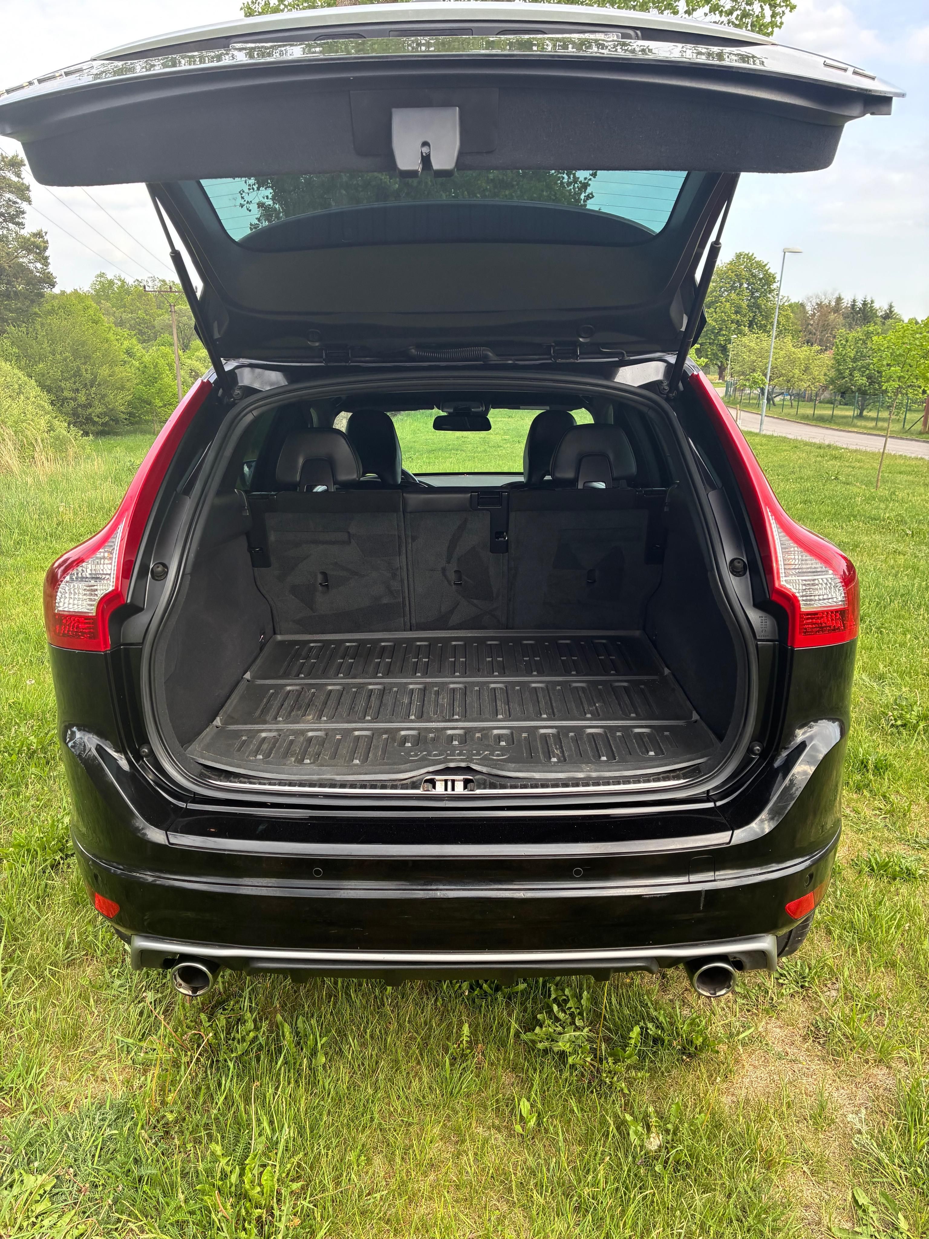 Volvo XC60, D3 R-Design - fotka 5