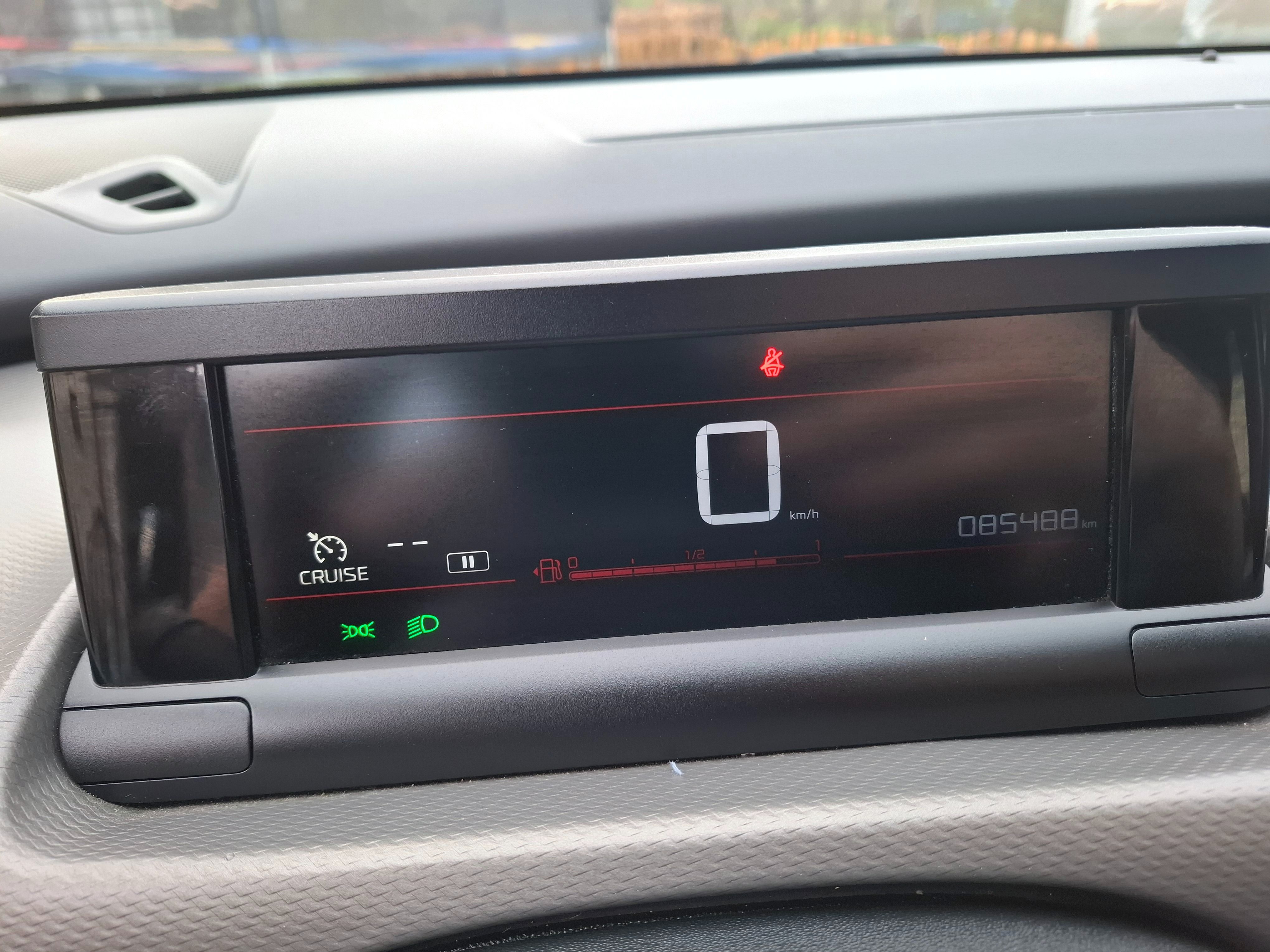 Citroën C4, Citroën C4 Cactus 1.2 PT Origi - fotka 6