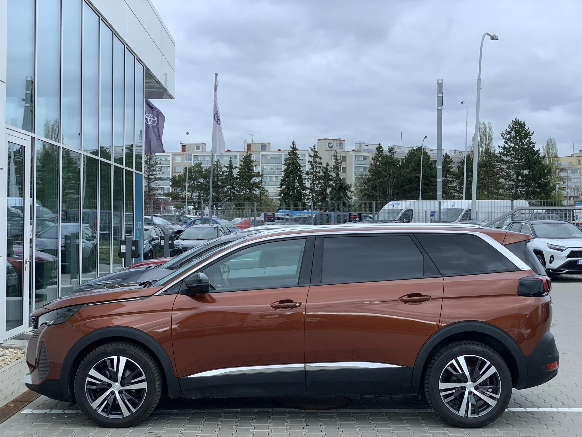 Peugeot 5008, ALLURE PACK 1,2 PureTech 96kW - fotka 4