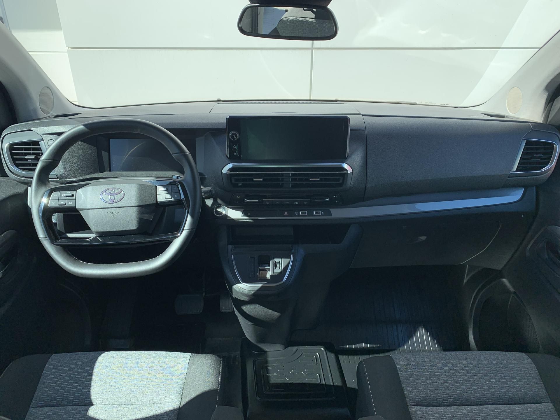 Toyota Proace Verso, FAMILY 2,0 L2 AT8 - fotka 2