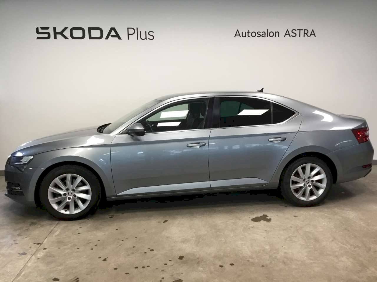 Škoda Superb, Style Plus 4x4 DSG 2.0 TDI 140 - fotka 3