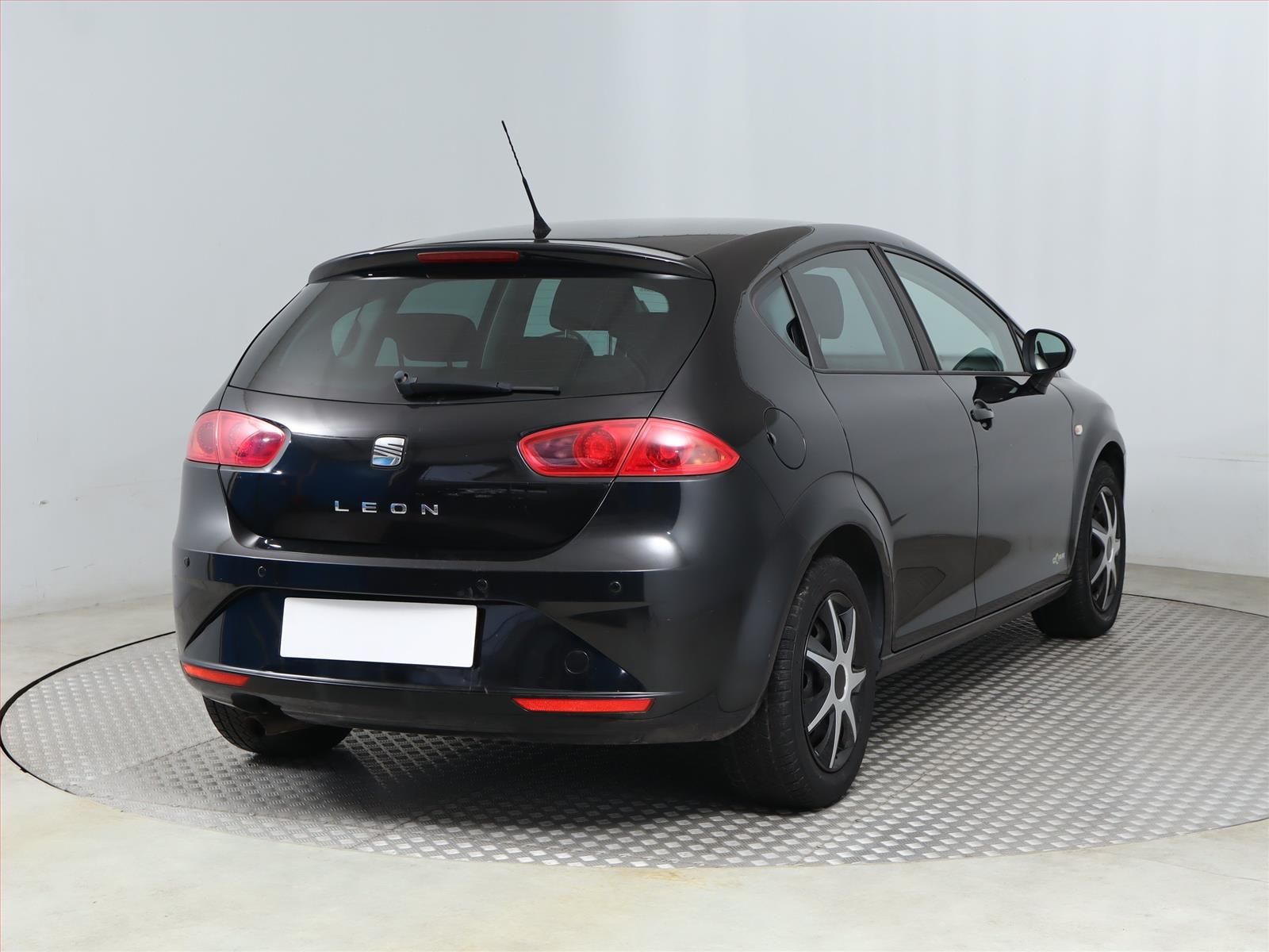 Seat Leon, 1.2 TSI, Automatická klima - fotka 5