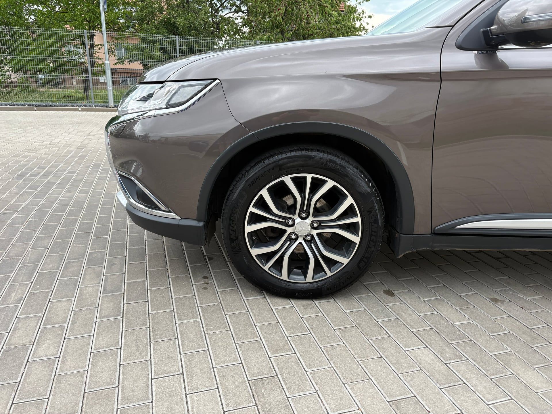 Mitsubishi Outlander, 2.2 DI-D/4x4/ČR/tažné/7míst - fotka 3