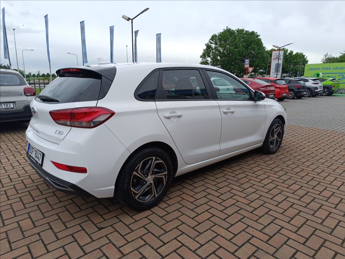 Hyundai i30, 1,0 T-GDi Smart - fotka 6