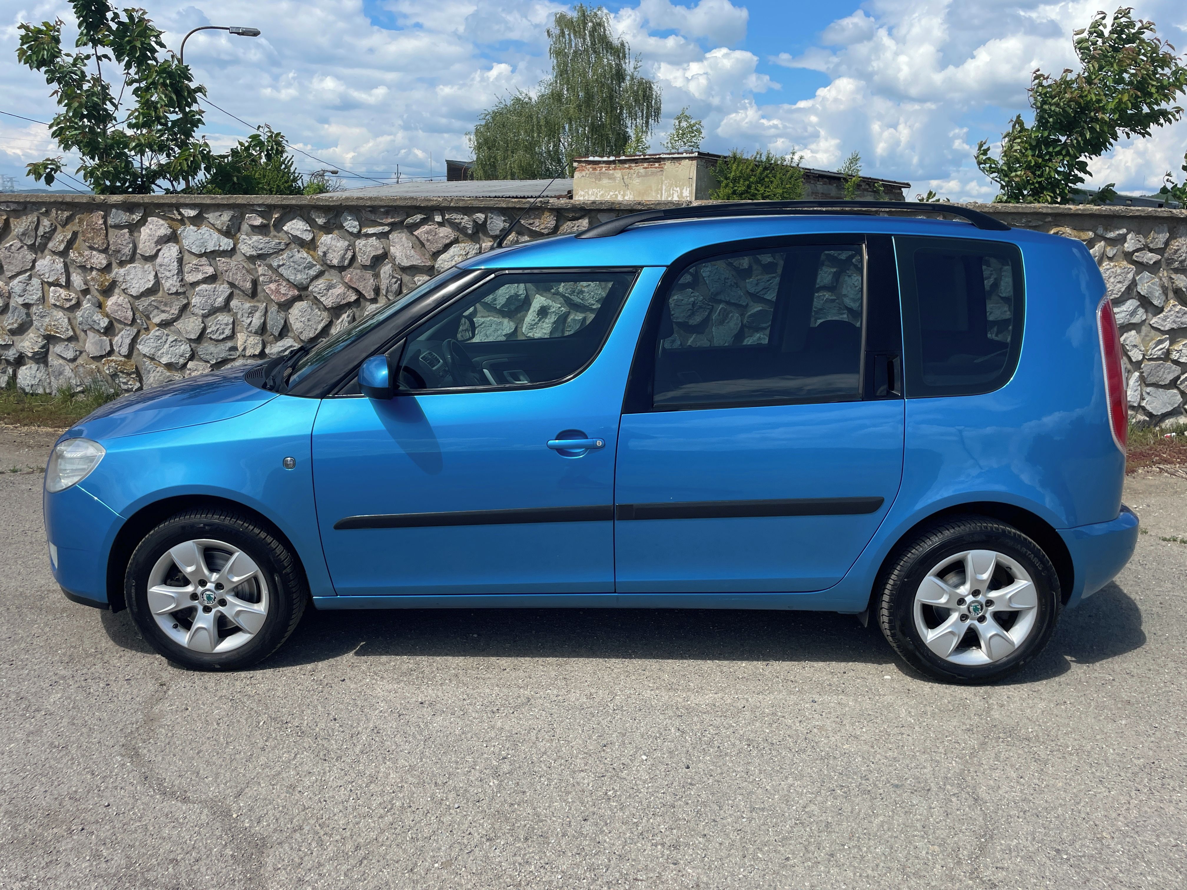 Škoda Roomster, 1.6i po servisu bez koroze - fotka 3