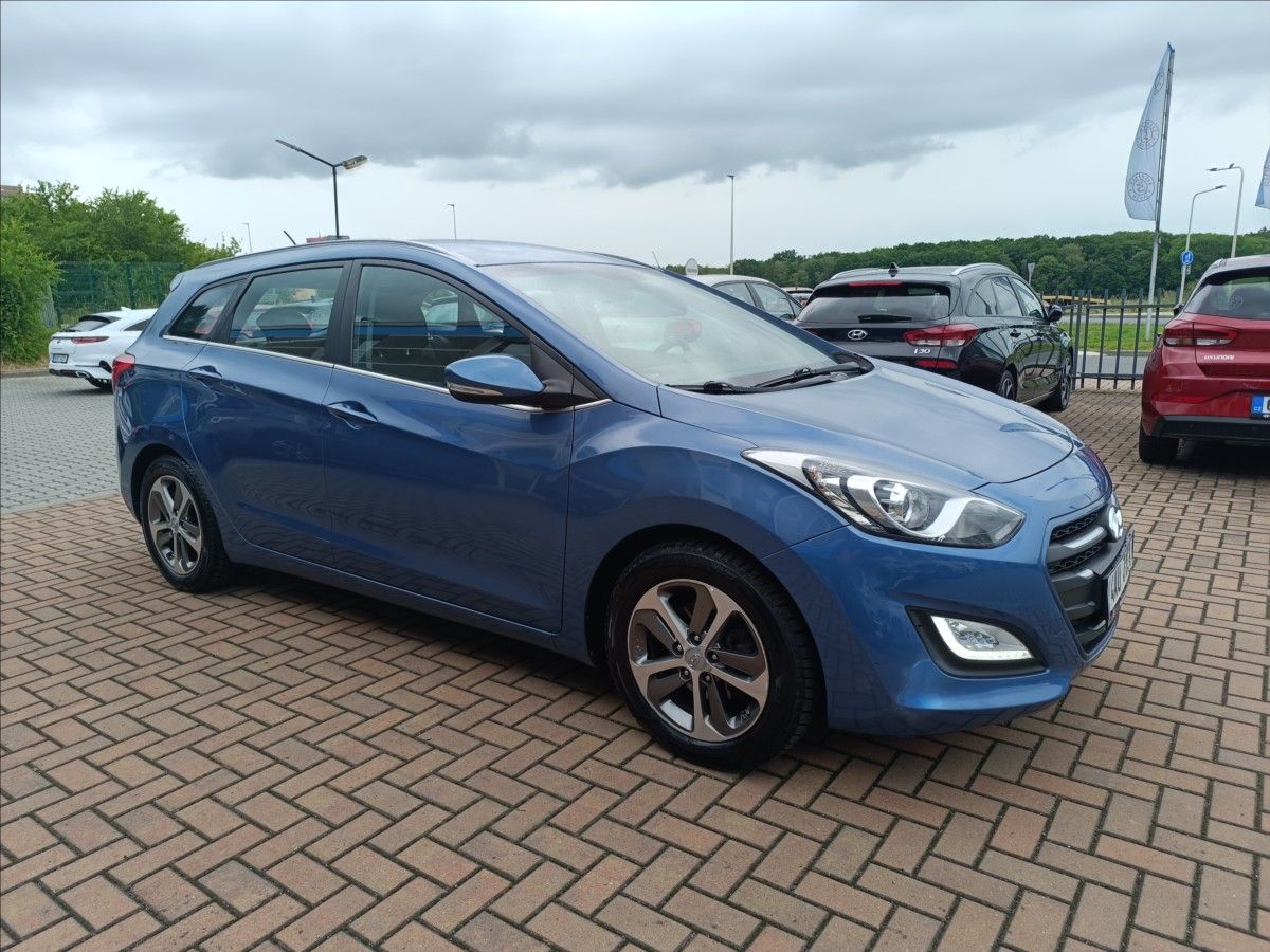 Hyundai i30, 1,6 MPi Trikolor - fotka 5