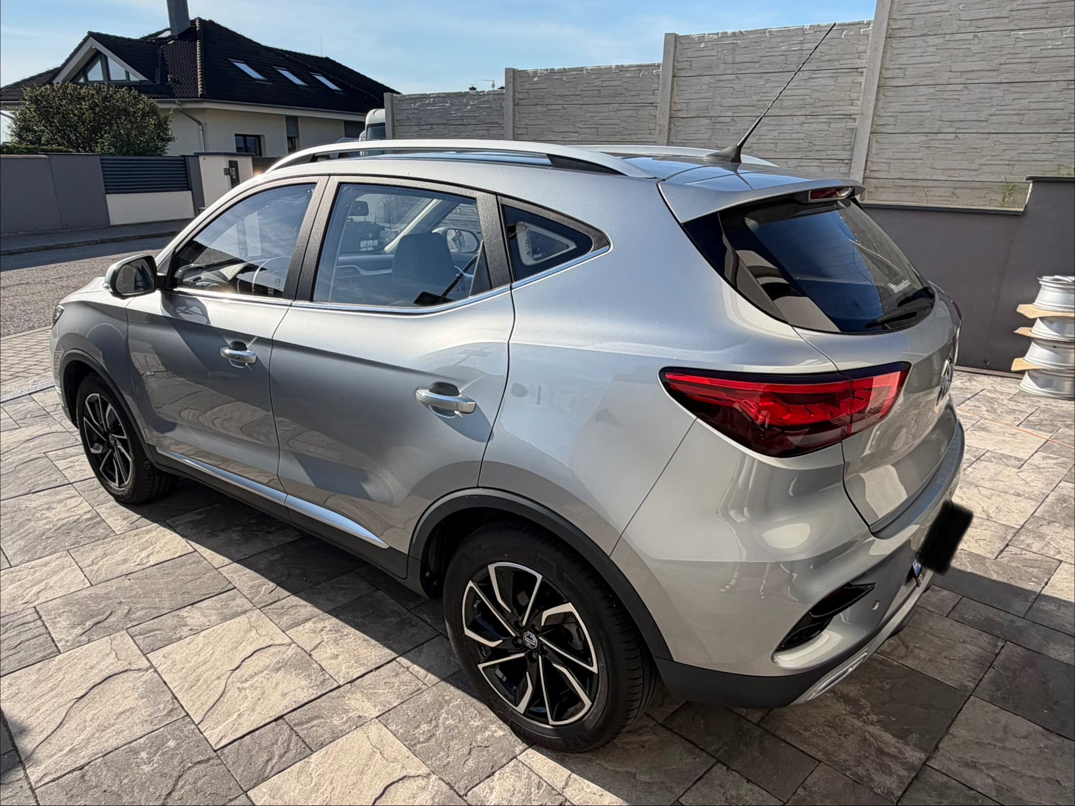 MG ZS, Elegance 1.0 Ben 82kw 25ti KM - fotka 3