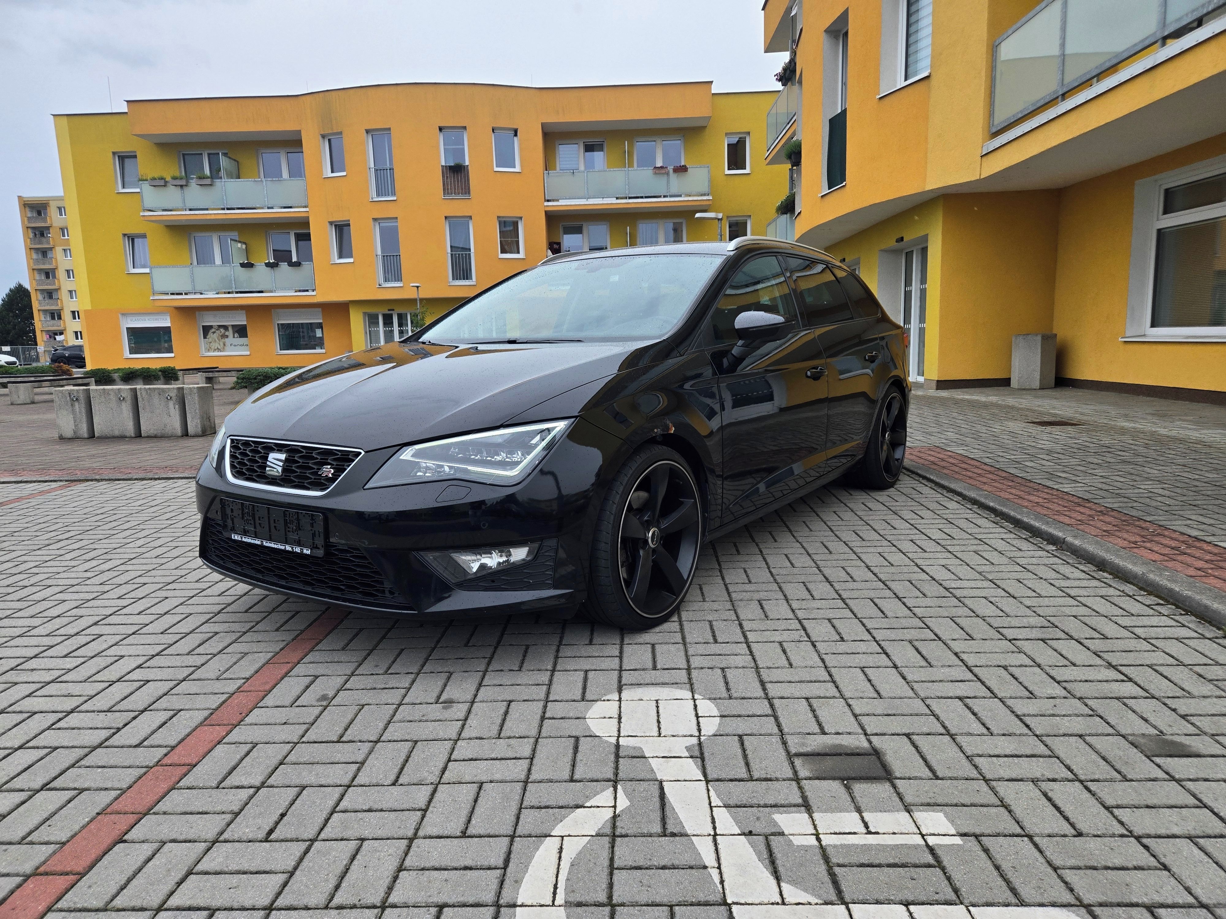 Seat Leon, 2,0TDi 135kW ST-FR - fotka 5