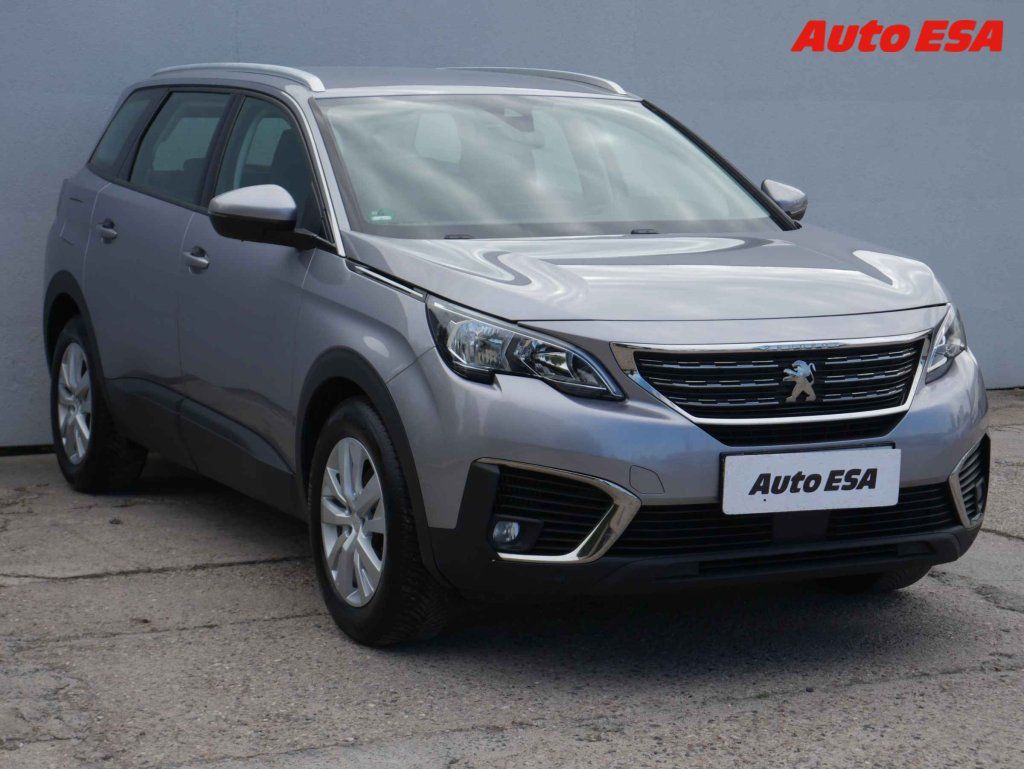 Peugeot 5008, 1.2PT,navi,autoAC