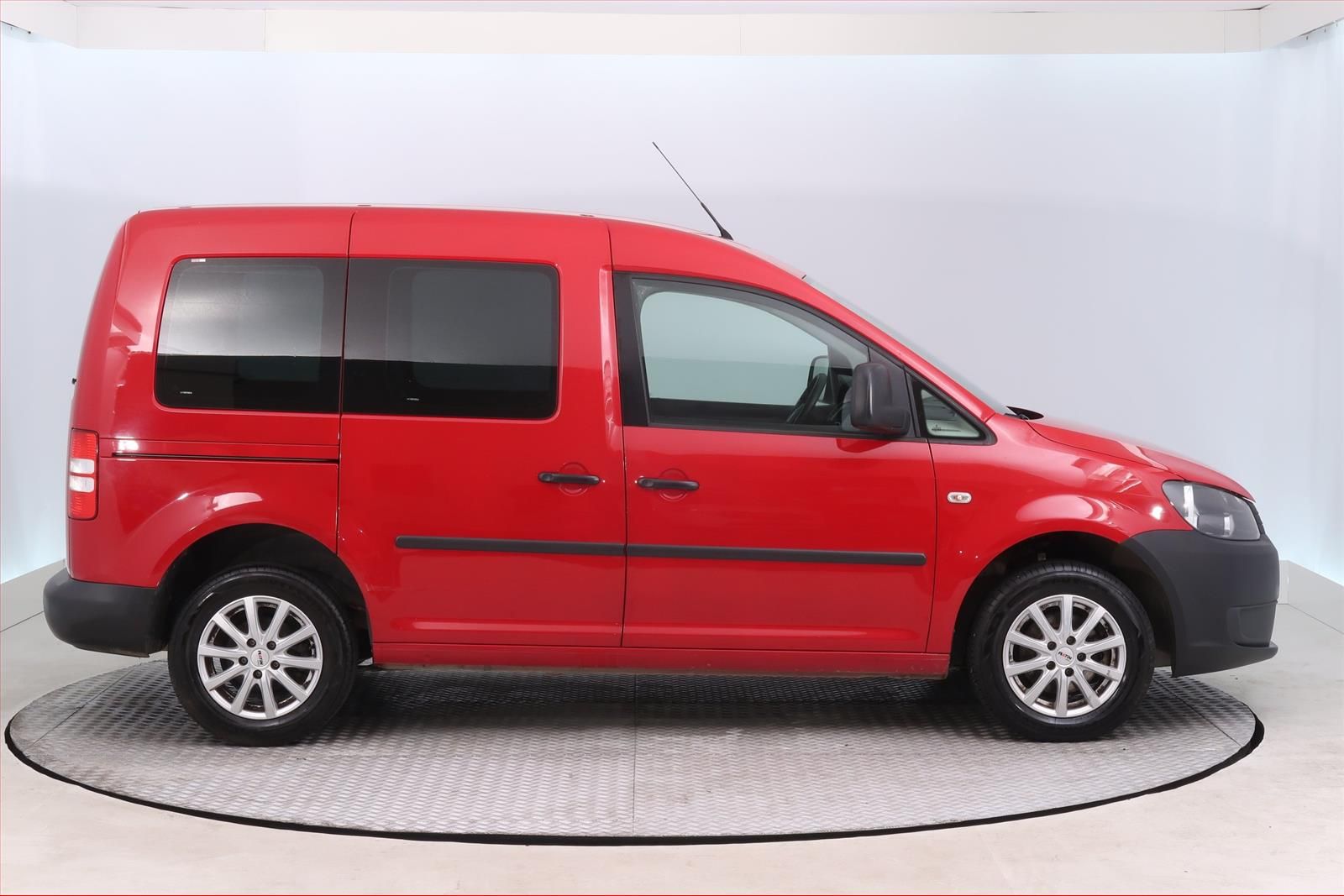 Volkswagen Caddy, 1.6 TDi, 5Míst, Klima - fotka 6