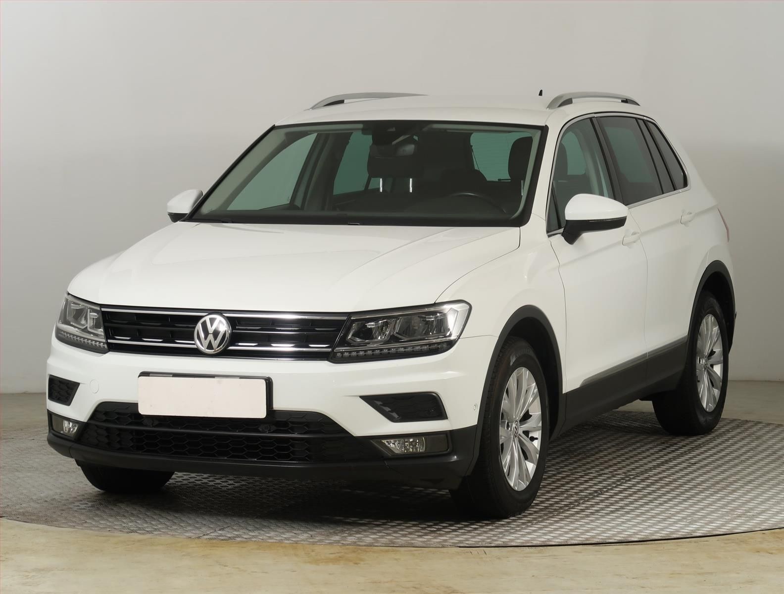 Volkswagen Tiguan, 1.5 TSI, Comfortline, ČR,1.maj - fotka 2