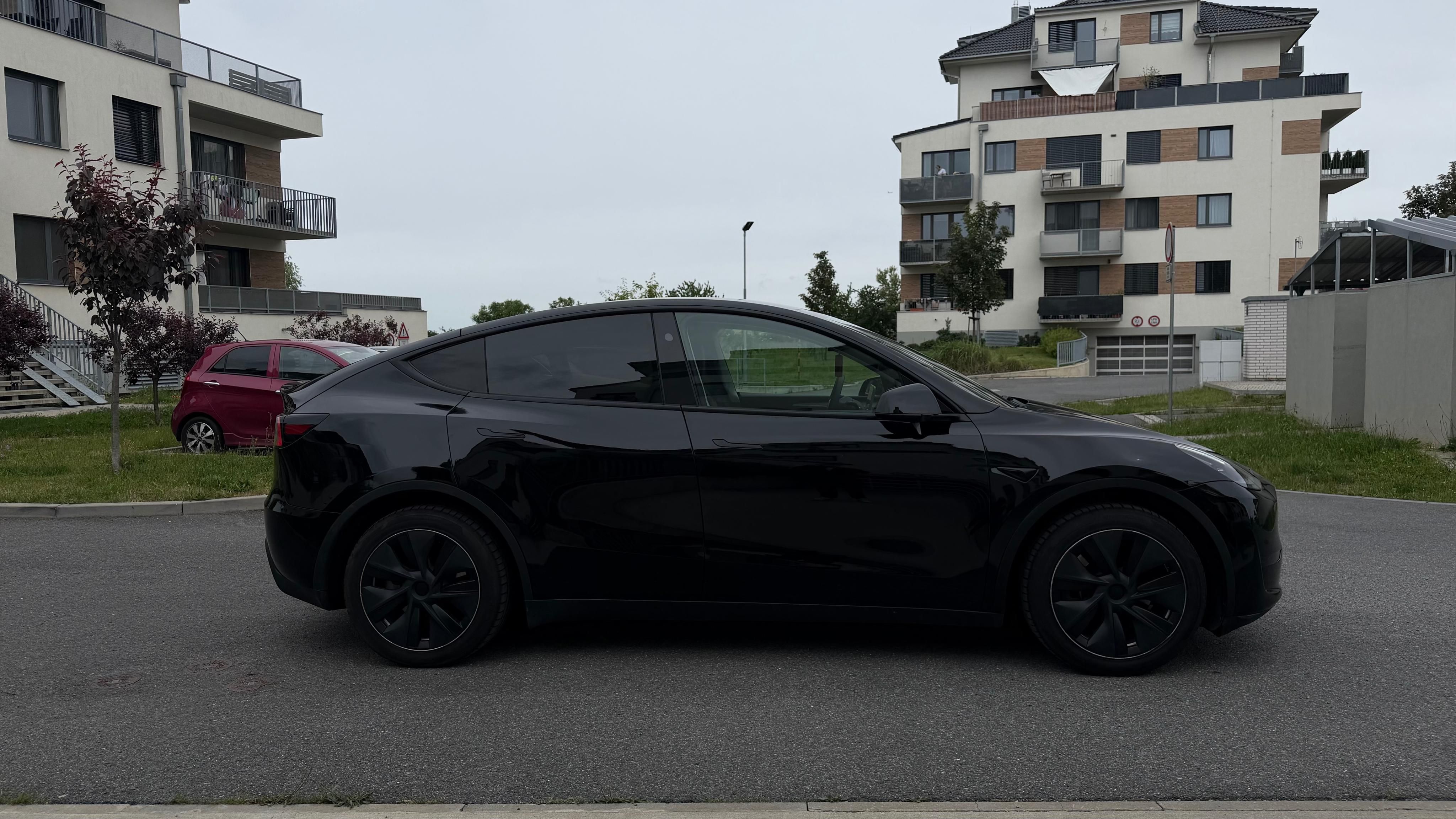 Tesla Model Y, RWD | LFP | 65.500 km | HW4 | - fotka 6