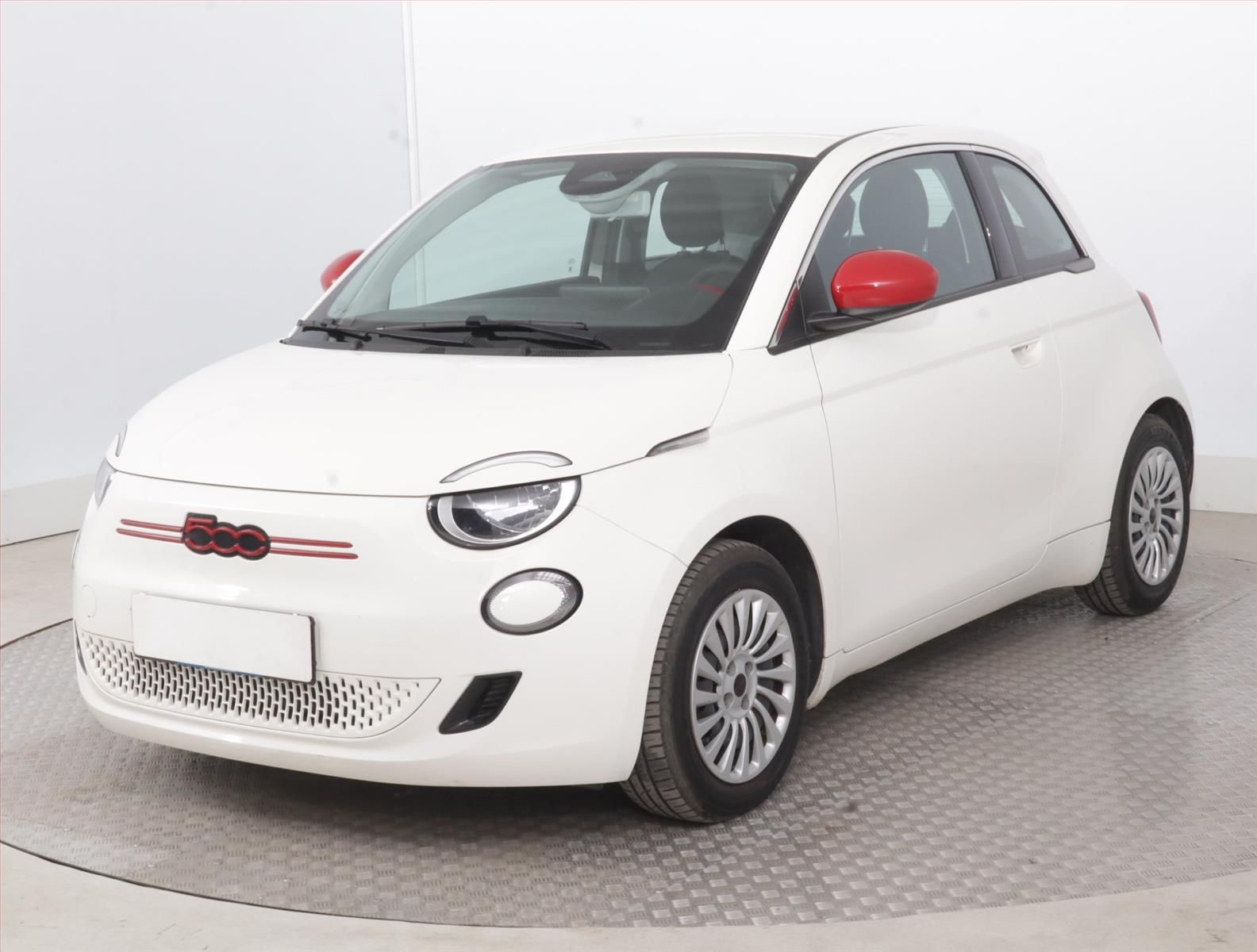 Fiat 500E, 42 kWh, SoH 96%, Automat - fotka 2