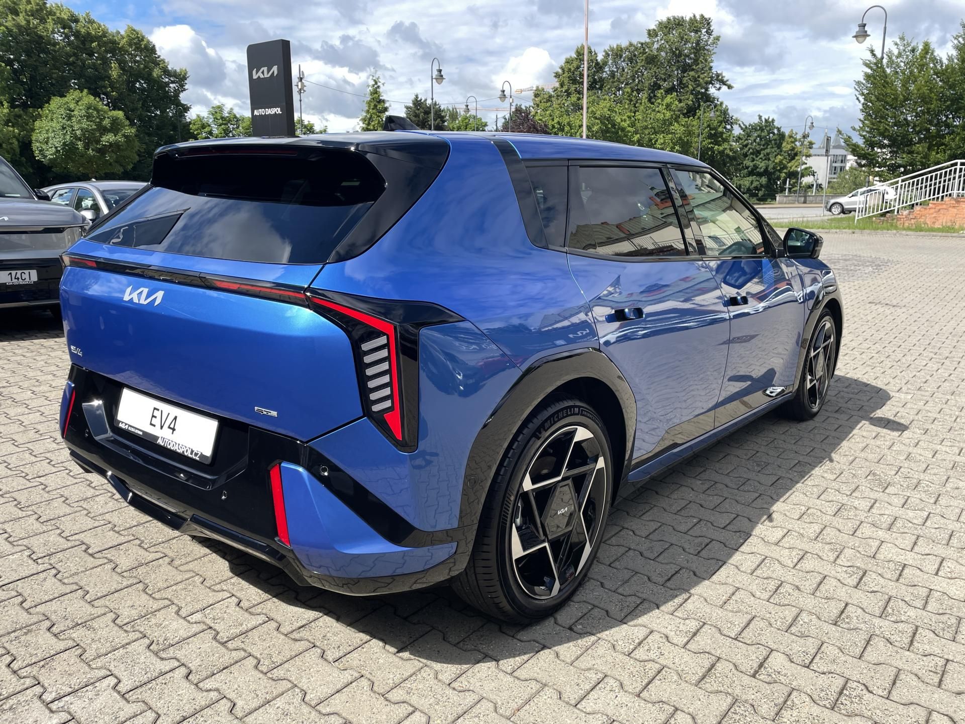 Kia EV4, 4x2 GT-LINE 150 KW + 81,4 KWH - fotka 3