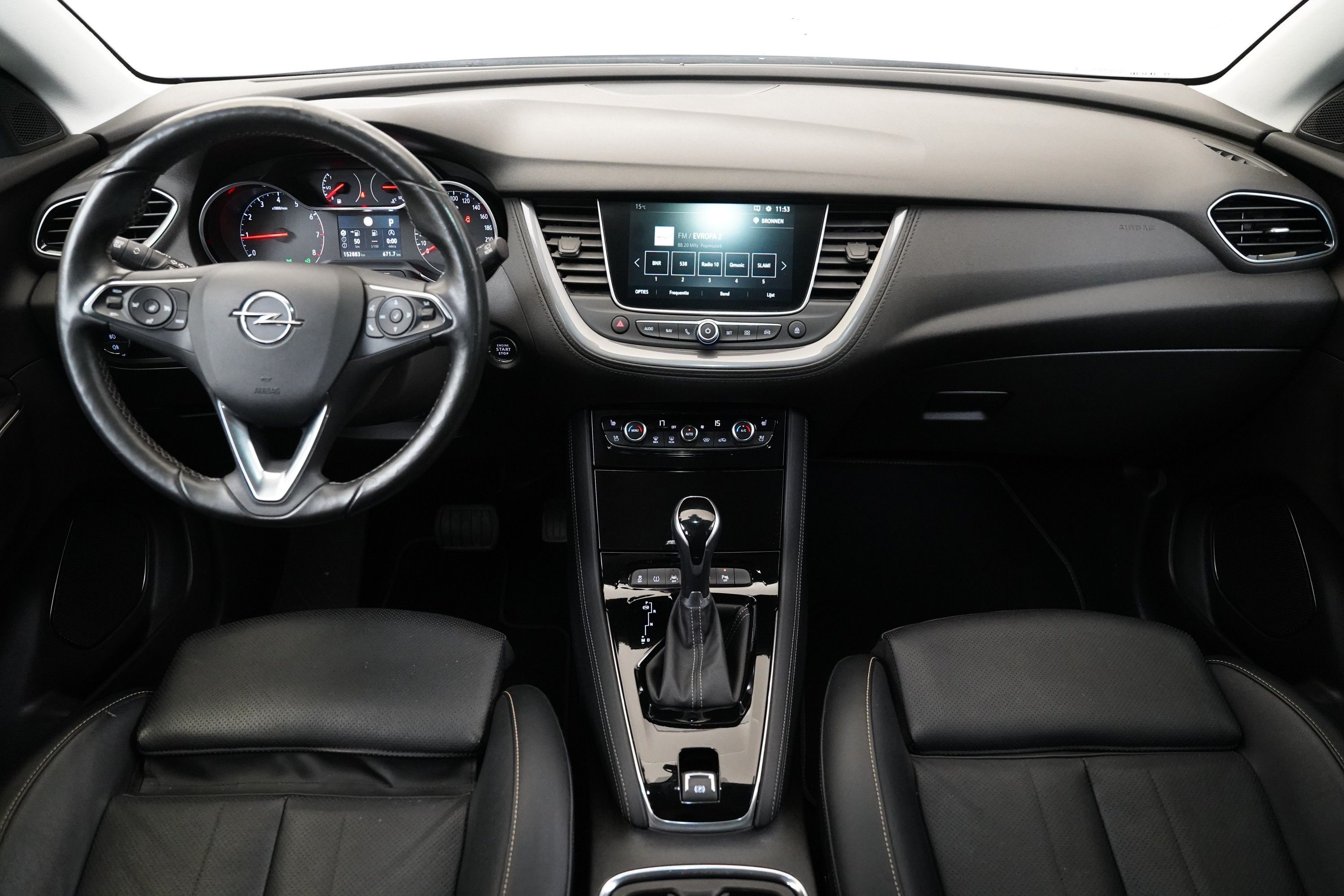 Opel Grandland X, 1.2 Turbo 96 kW Business - fotka 5