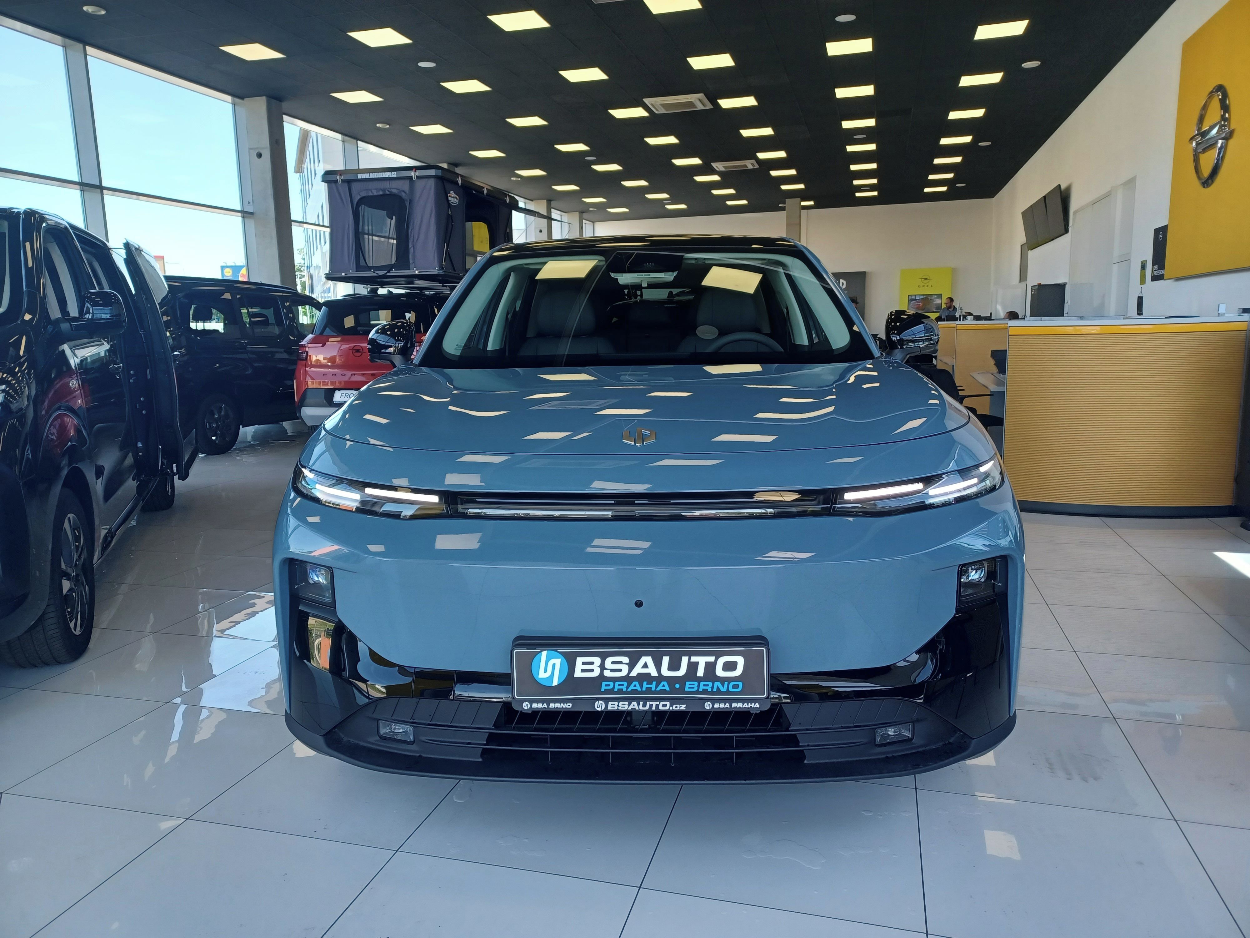 Leapmotor B10, Design-Hybridní Elektro vůz - fotka 2
