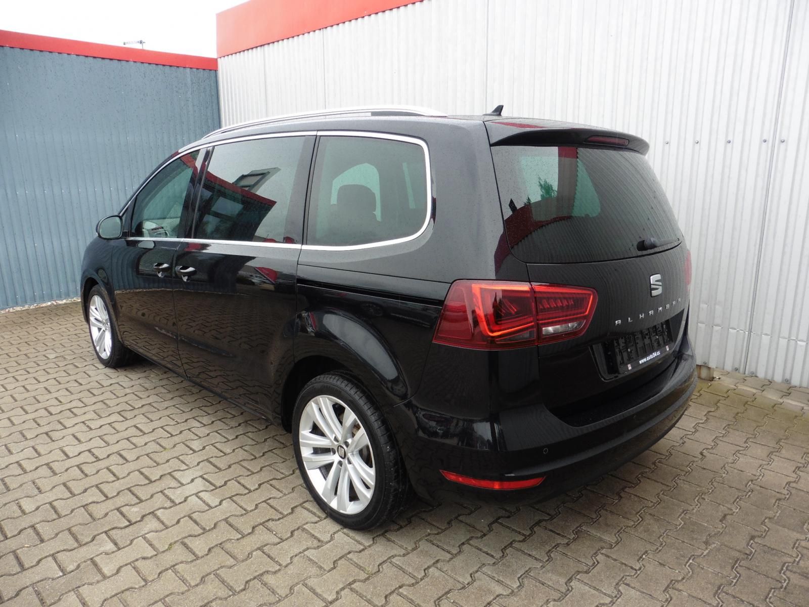 Seat Alhambra, 2.0 TDi Xcellence Navi 7.mist. - fotka 5