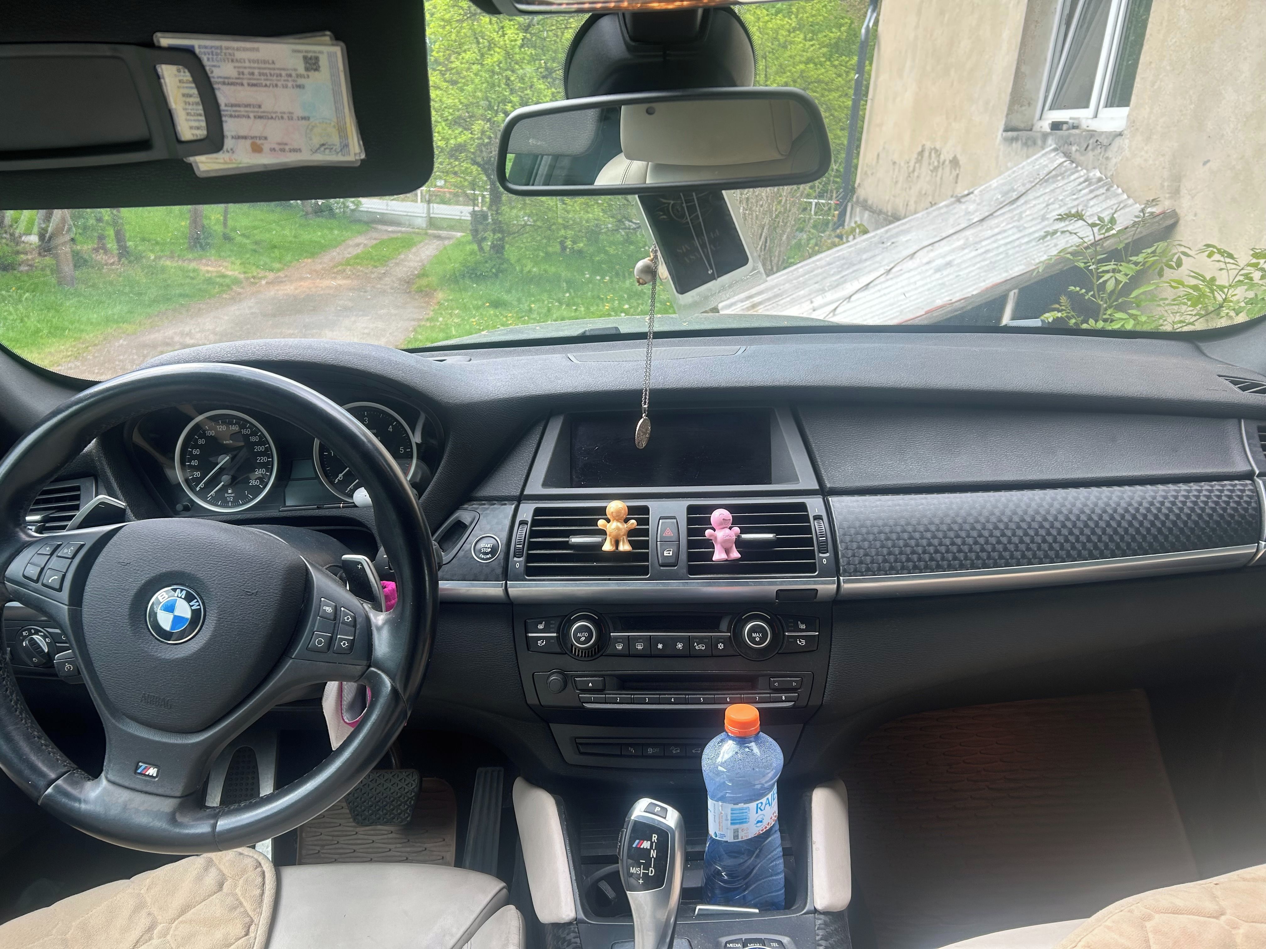 BMW X6, M50d - fotka 6
