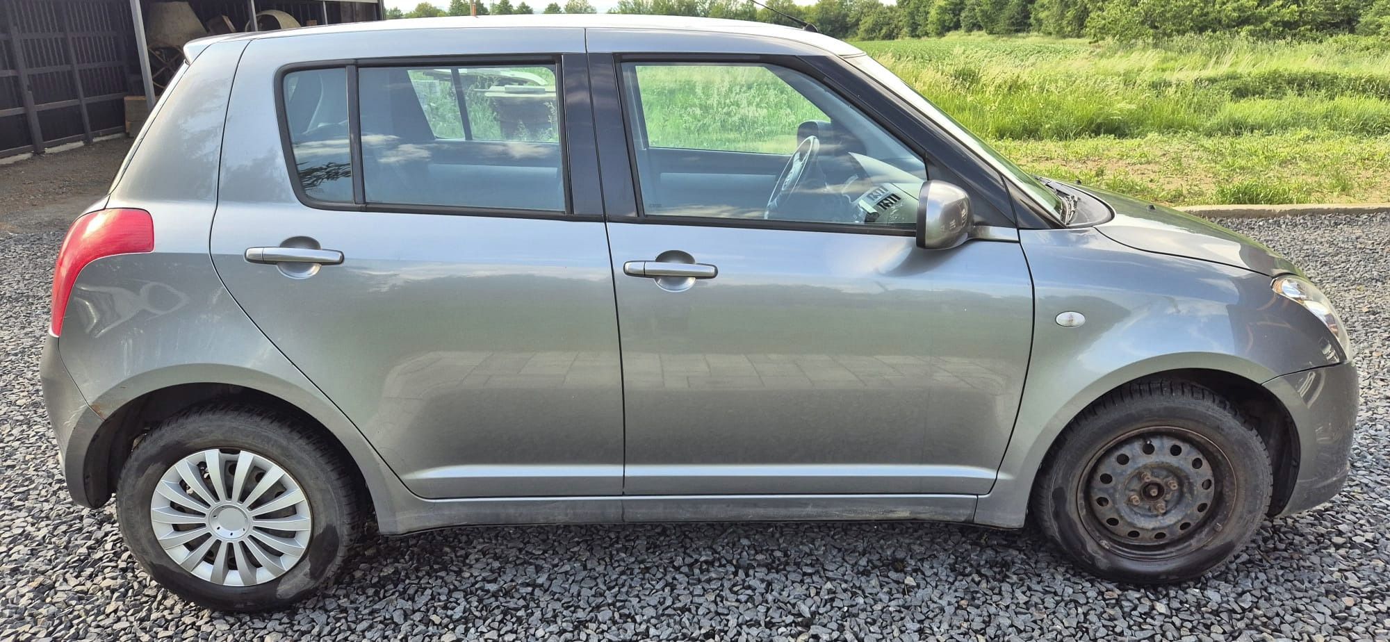 Suzuki Swift, 1.3 benzín - fotka 2