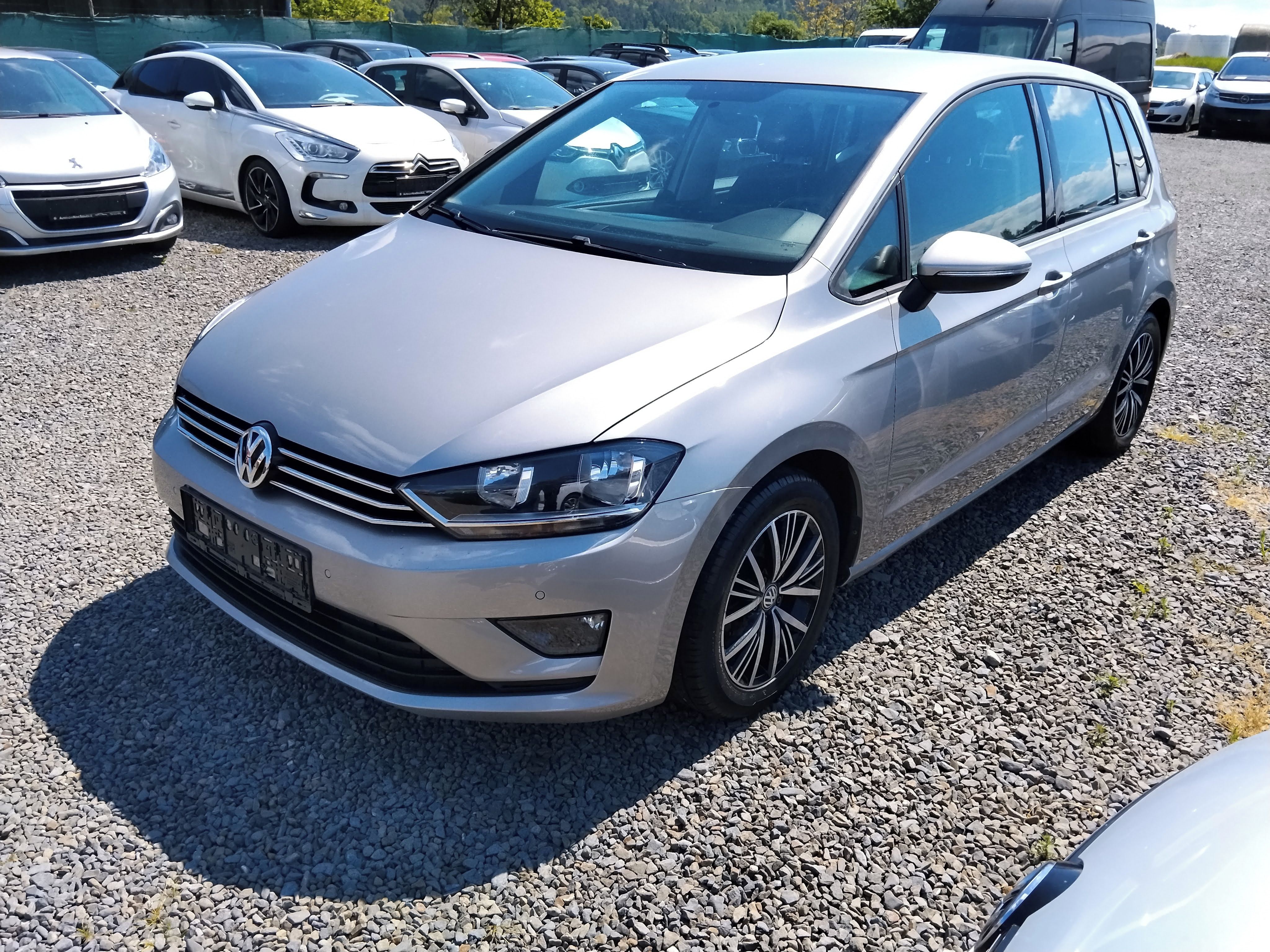 Volkswagen Golf Sportsvan, 1.2 TSI Klima, Park. senzory - fotka 2