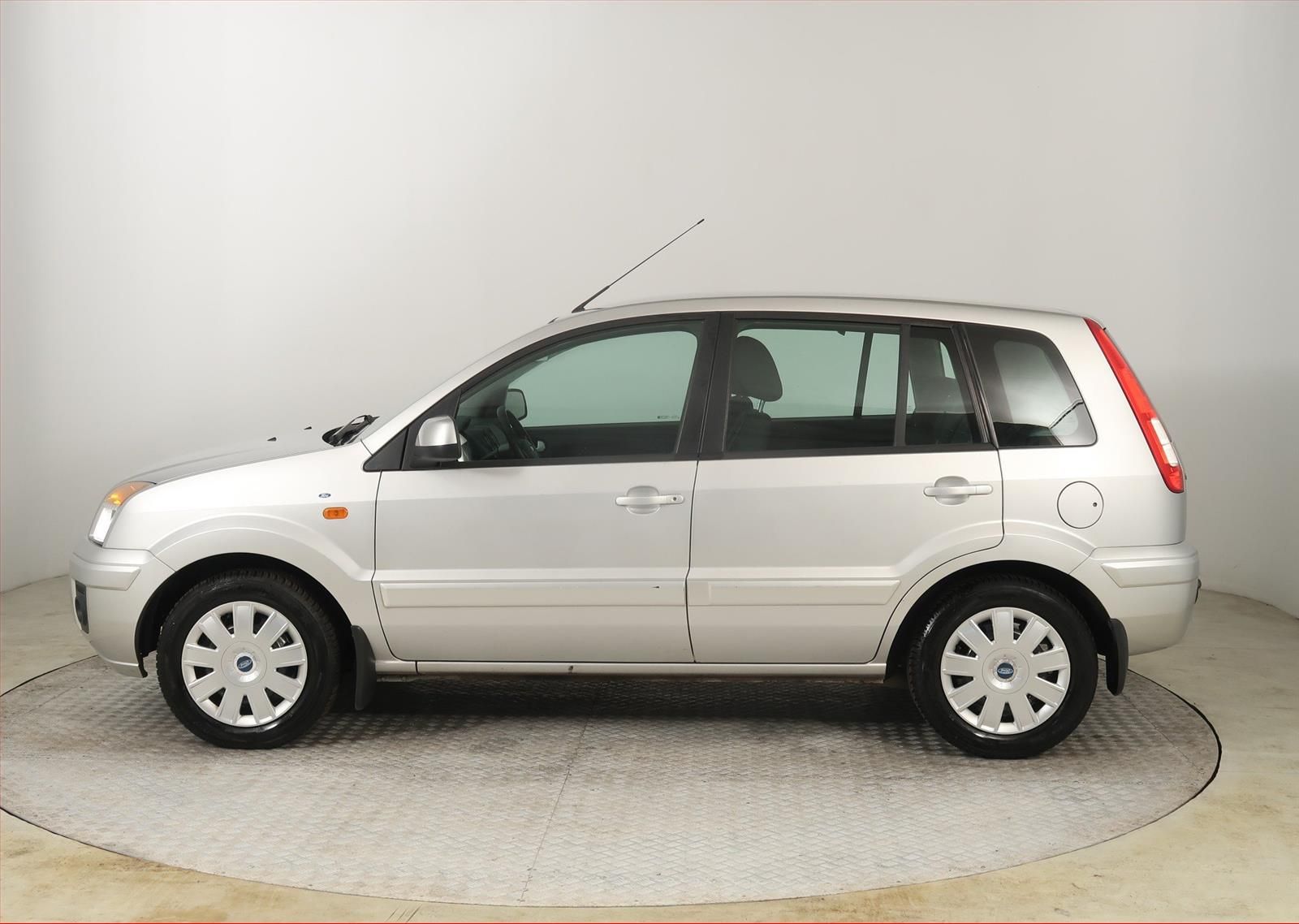 Ford Fusion, 1.4, po STK, za skvělou cenu - fotka 3